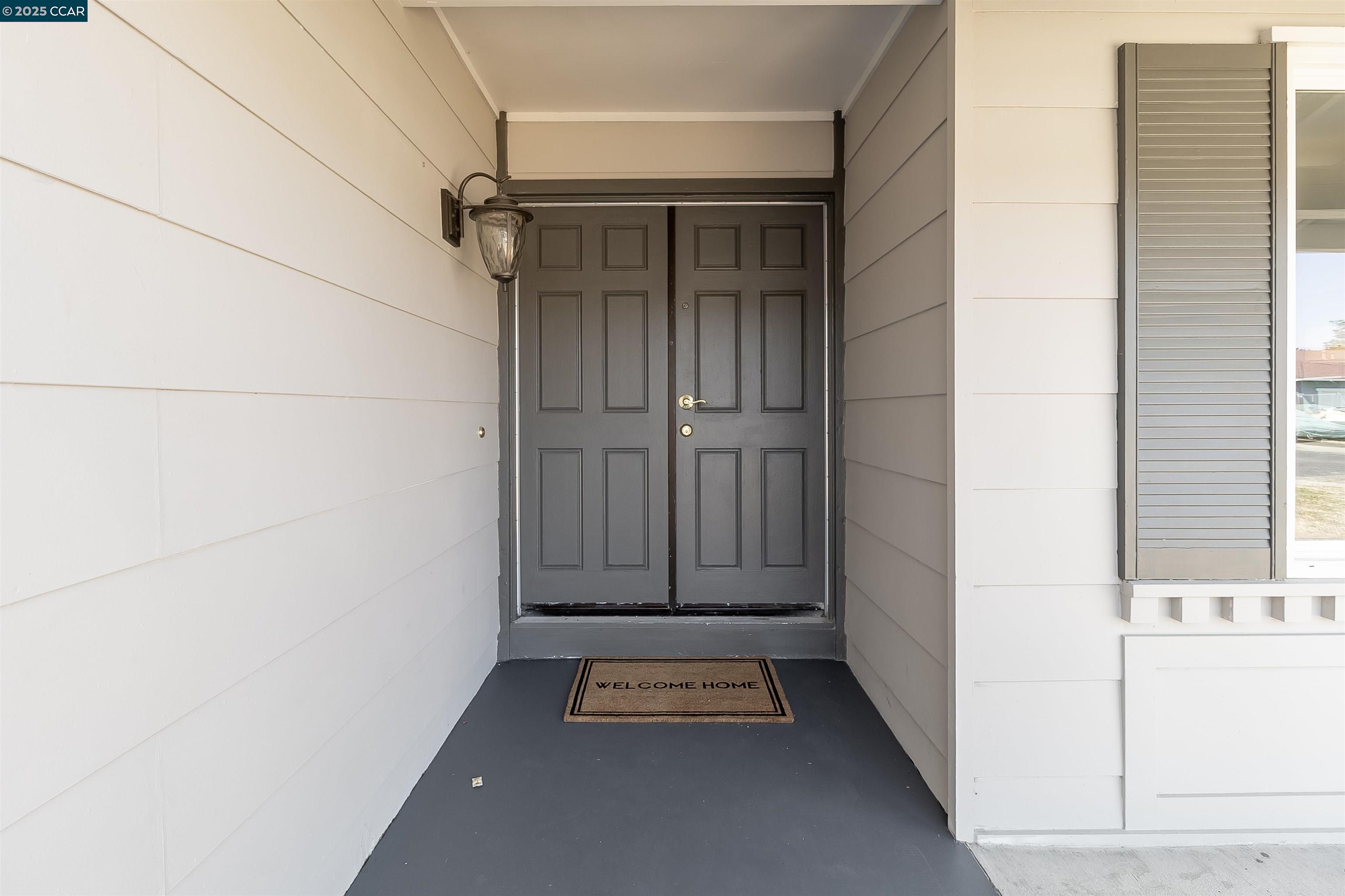 Detail Gallery Image 3 of 30 For 4524 Bell Ct, Richmond,  CA 94804 - 3 Beds | 2 Baths