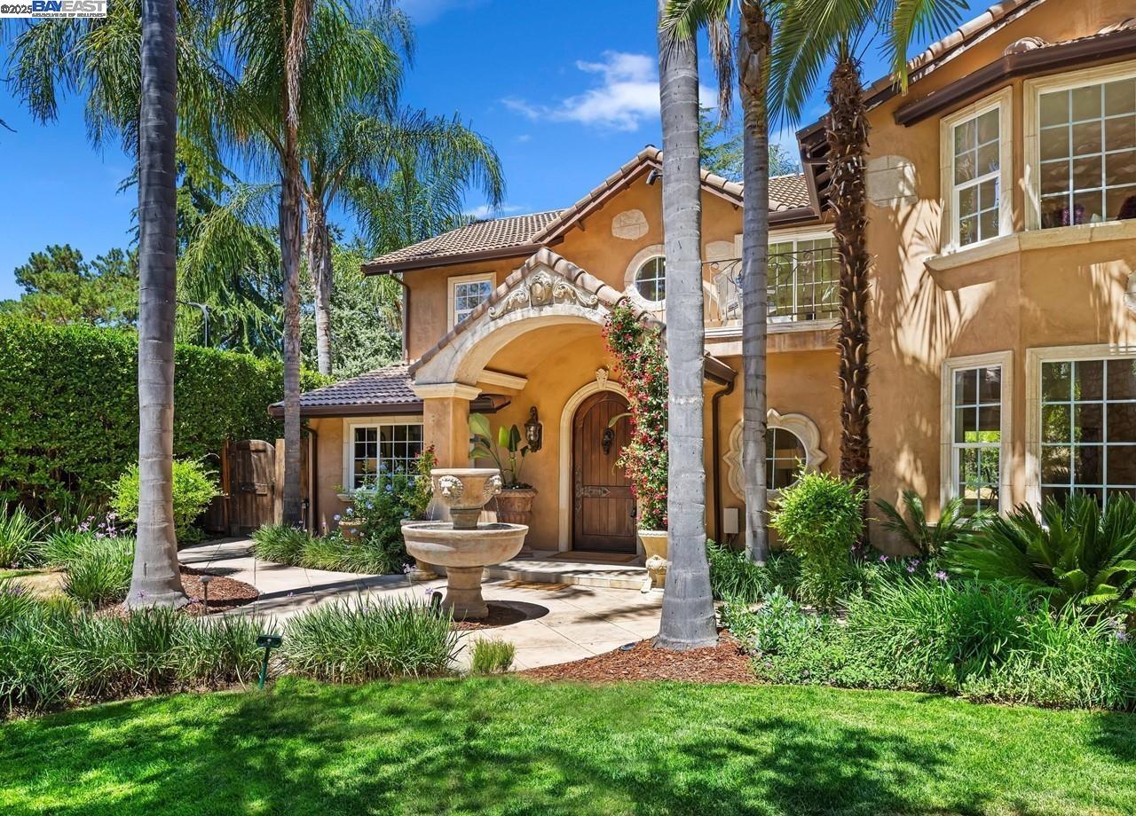 Detail Gallery Image 2 of 60 For 107 Verde Mesa Dr, Danville,  CA 94526 - 5 Beds | 4/1 Baths