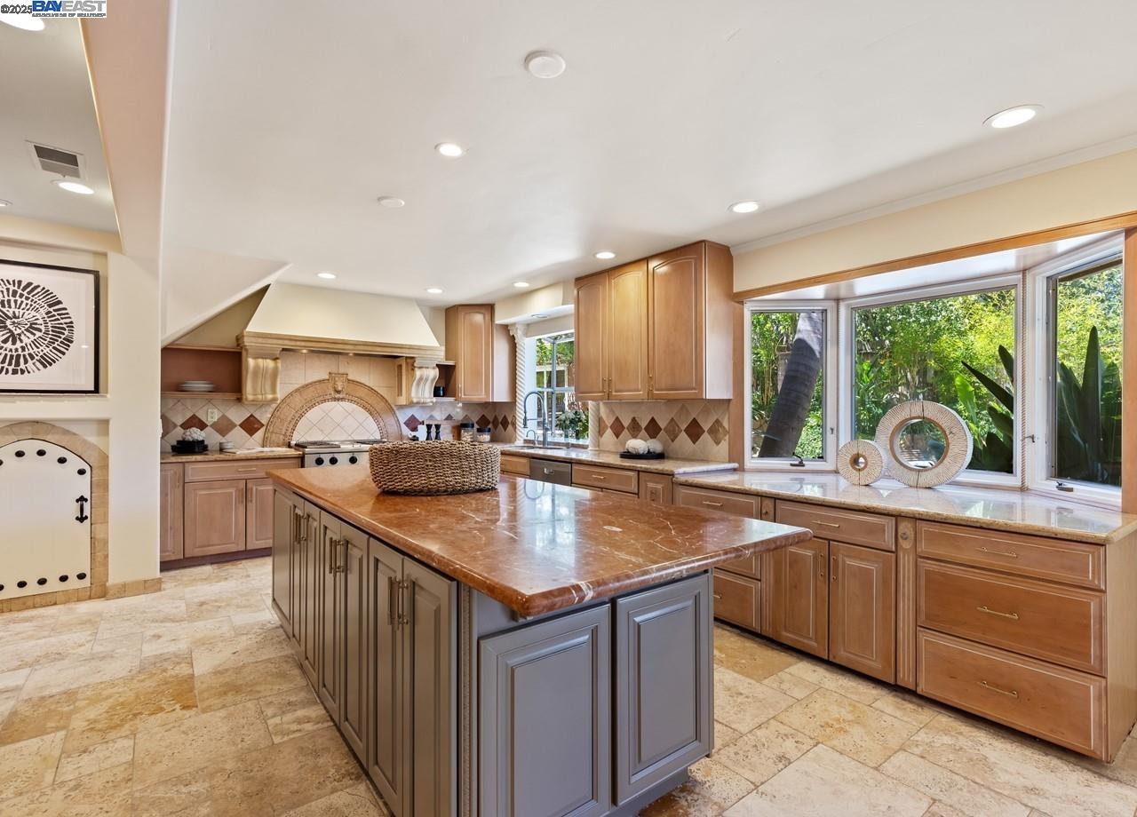 Detail Gallery Image 14 of 60 For 107 Verde Mesa Dr, Danville,  CA 94526 - 5 Beds | 4/1 Baths