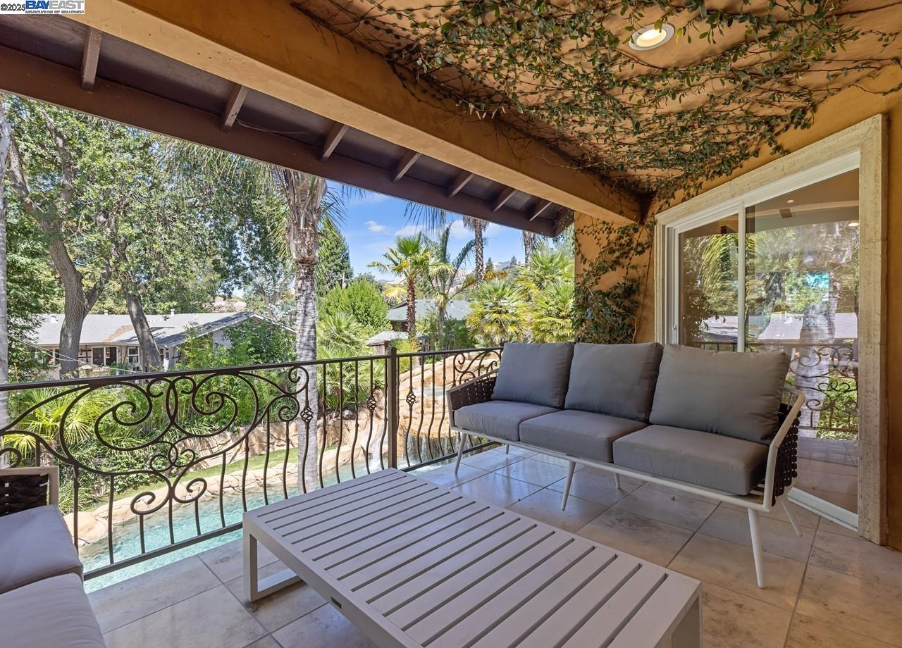 Detail Gallery Image 30 of 60 For 107 Verde Mesa Dr, Danville,  CA 94526 - 5 Beds | 4/1 Baths