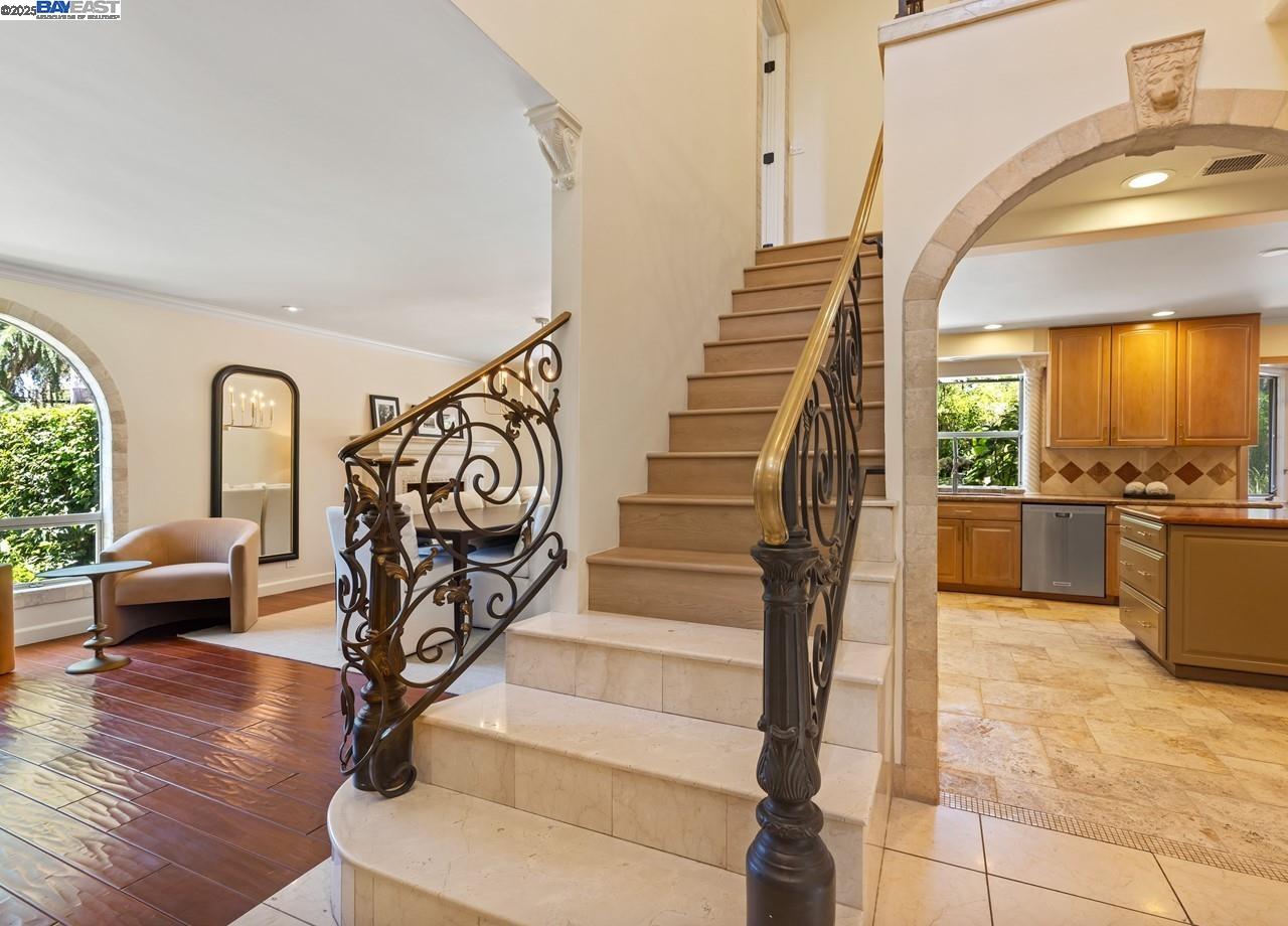 Detail Gallery Image 8 of 60 For 107 Verde Mesa Dr, Danville,  CA 94526 - 5 Beds | 4/1 Baths