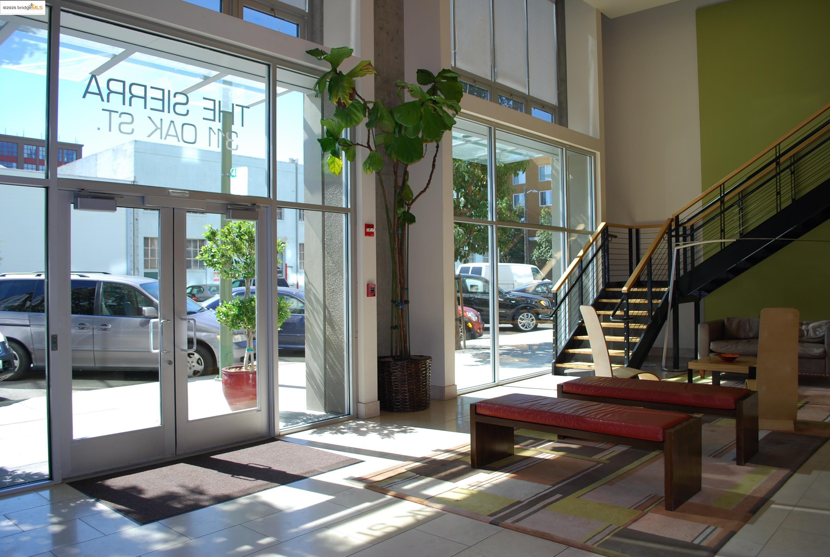 Detail Gallery Image 3 of 16 For 311 Oak St #724,  Oakland,  CA 94607 - 1 Beds | 1 Baths