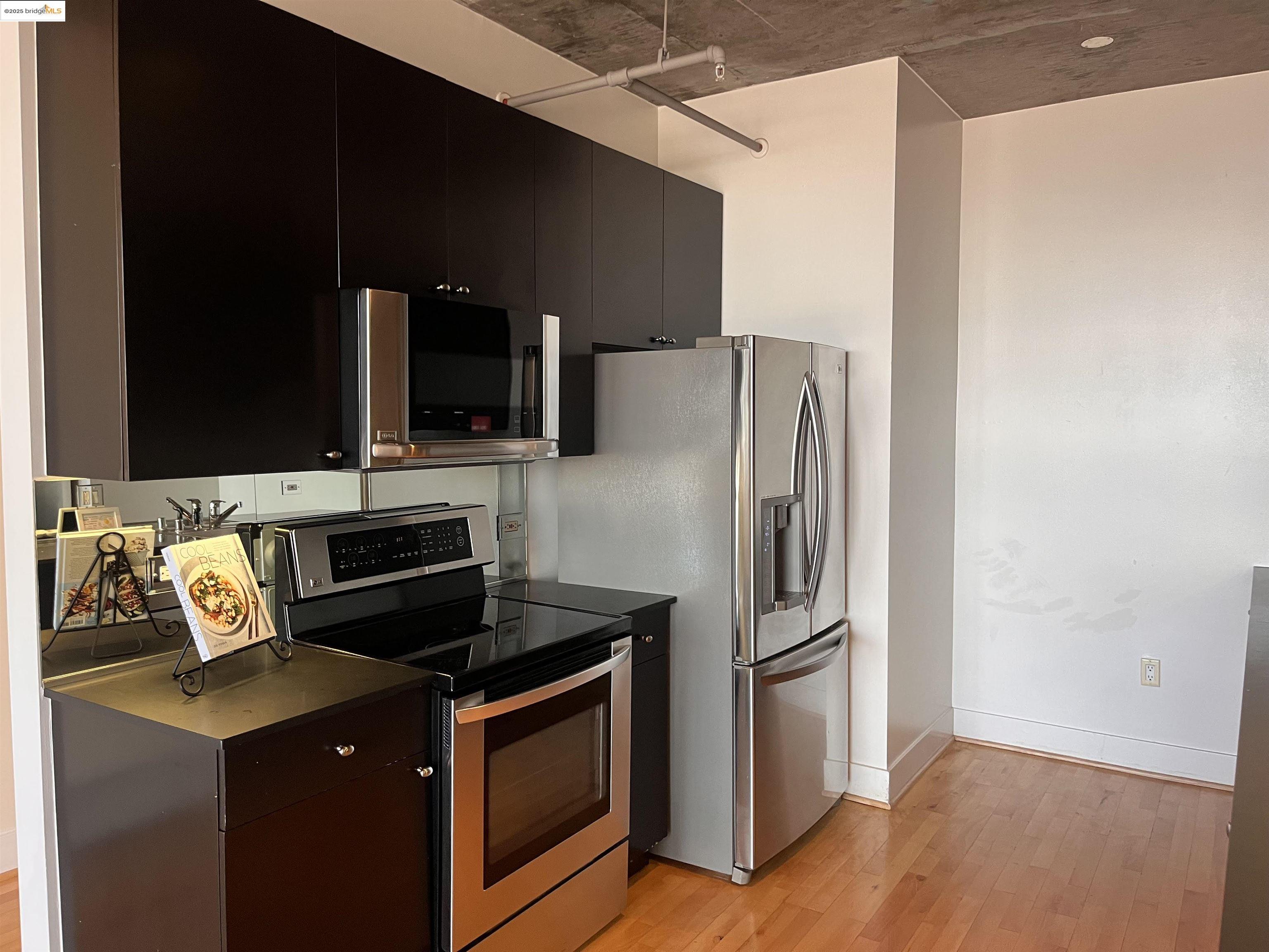 Detail Gallery Image 8 of 16 For 311 Oak St #724,  Oakland,  CA 94607 - 1 Beds | 1 Baths