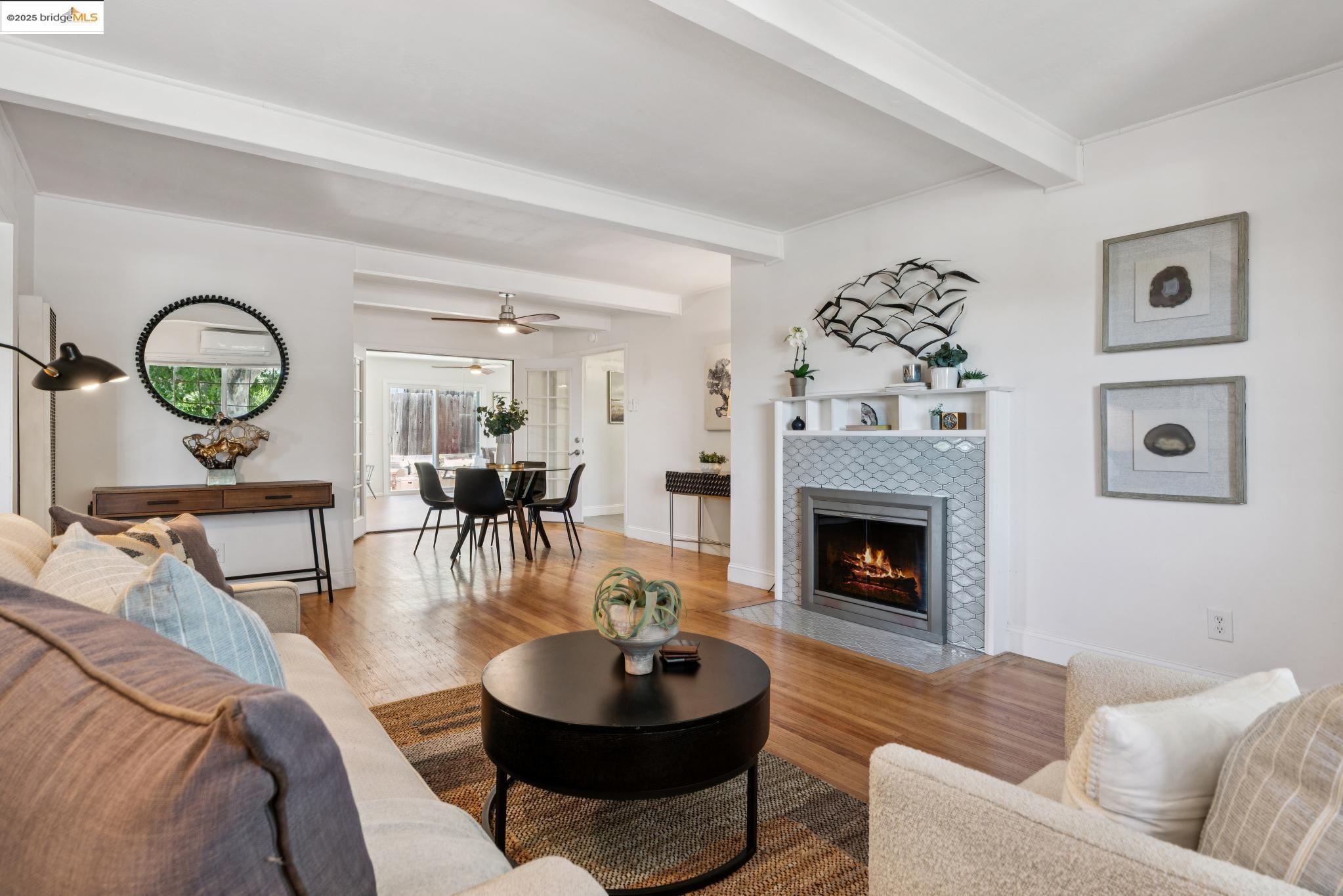 Detail Gallery Image 13 of 46 For 1865 Overhill Rd, Concord,  CA 94520 - 3 Beds | 2 Baths