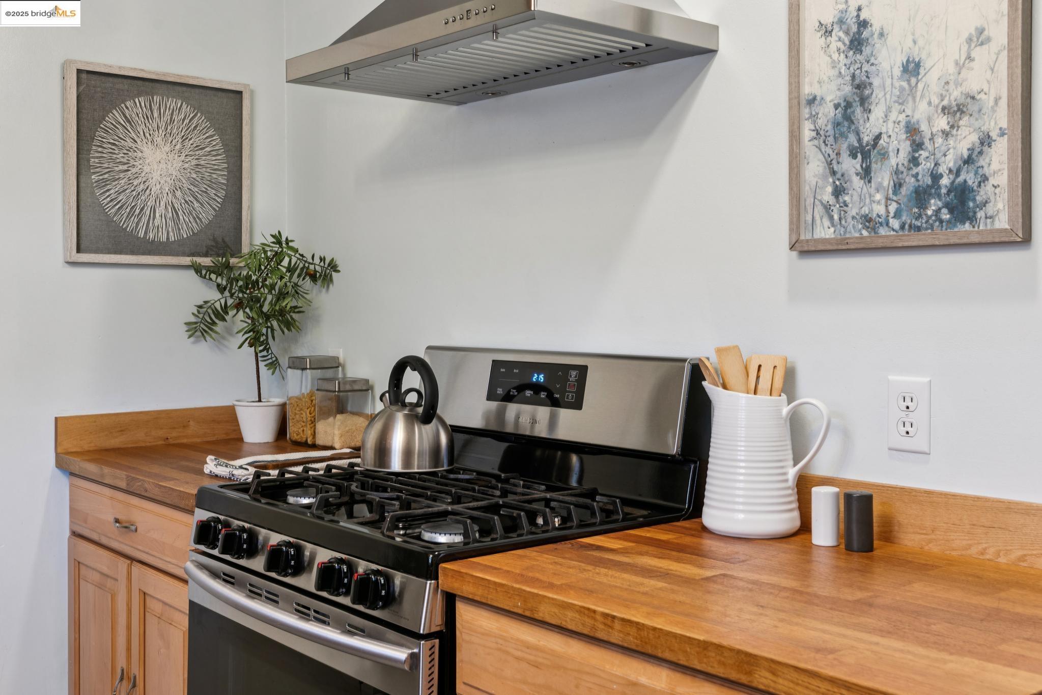 Detail Gallery Image 20 of 46 For 1865 Overhill Rd, Concord,  CA 94520 - 3 Beds | 2 Baths