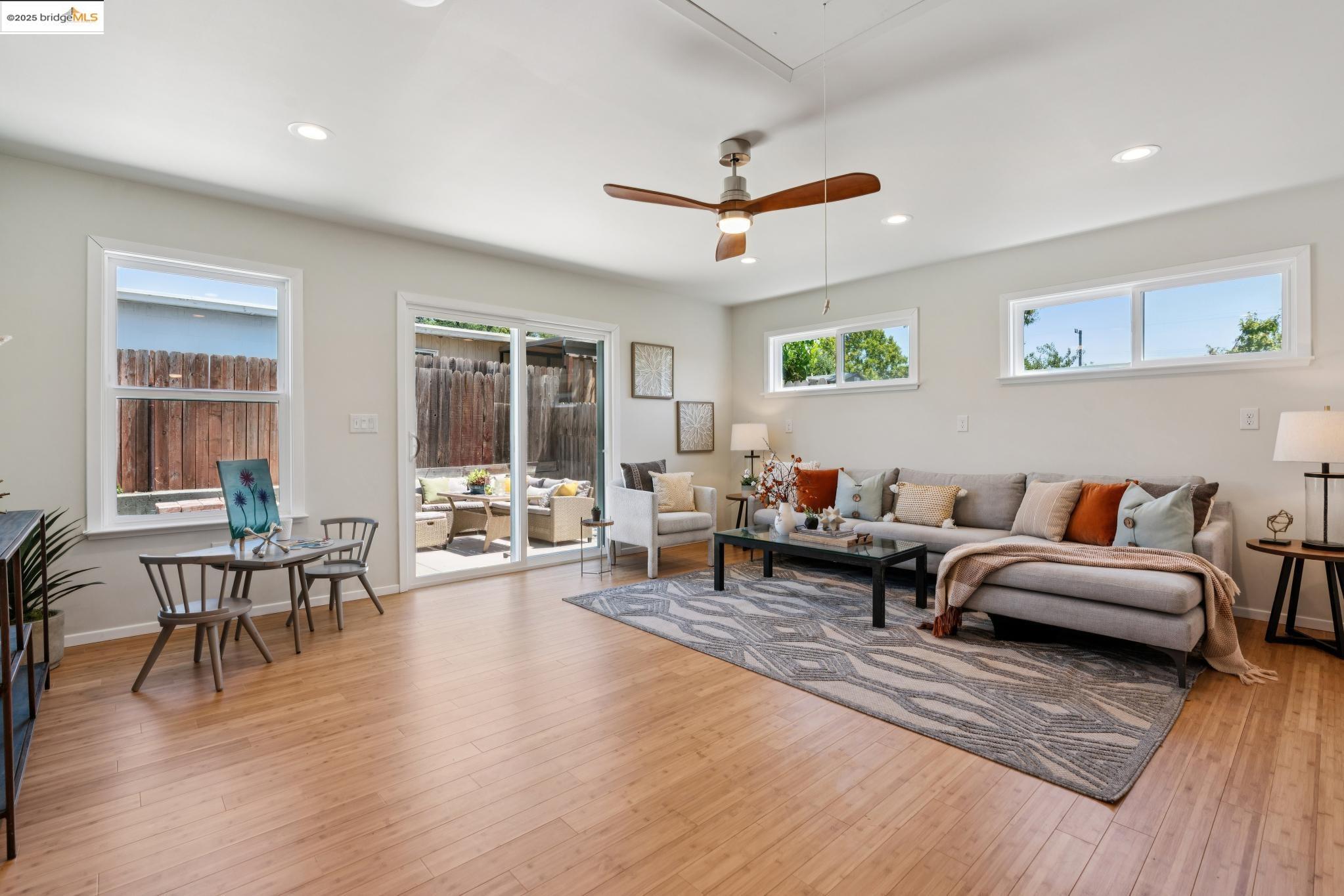 Detail Gallery Image 21 of 46 For 1865 Overhill Rd, Concord,  CA 94520 - 3 Beds | 2 Baths