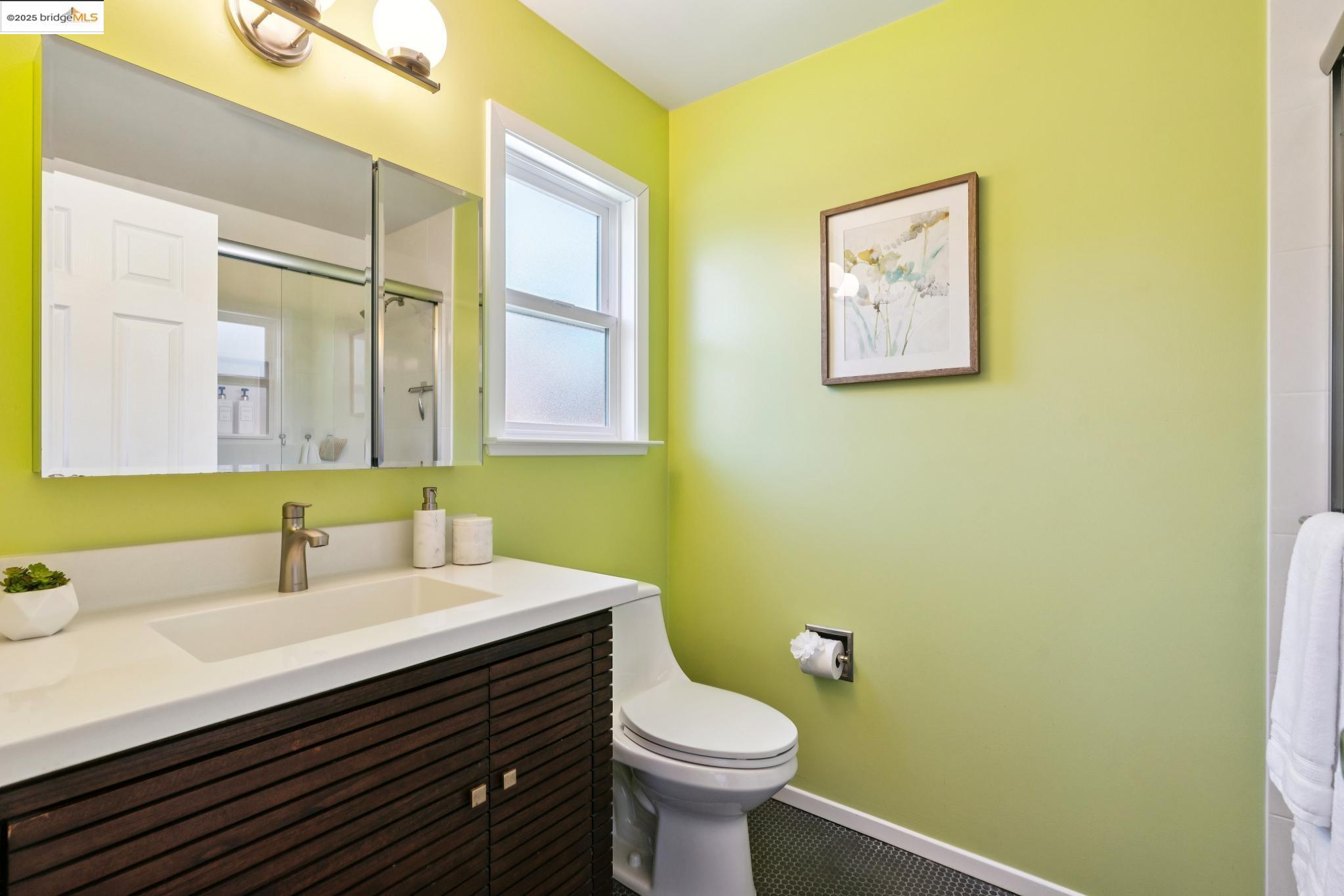Detail Gallery Image 30 of 46 For 1865 Overhill Rd, Concord,  CA 94520 - 3 Beds | 2 Baths