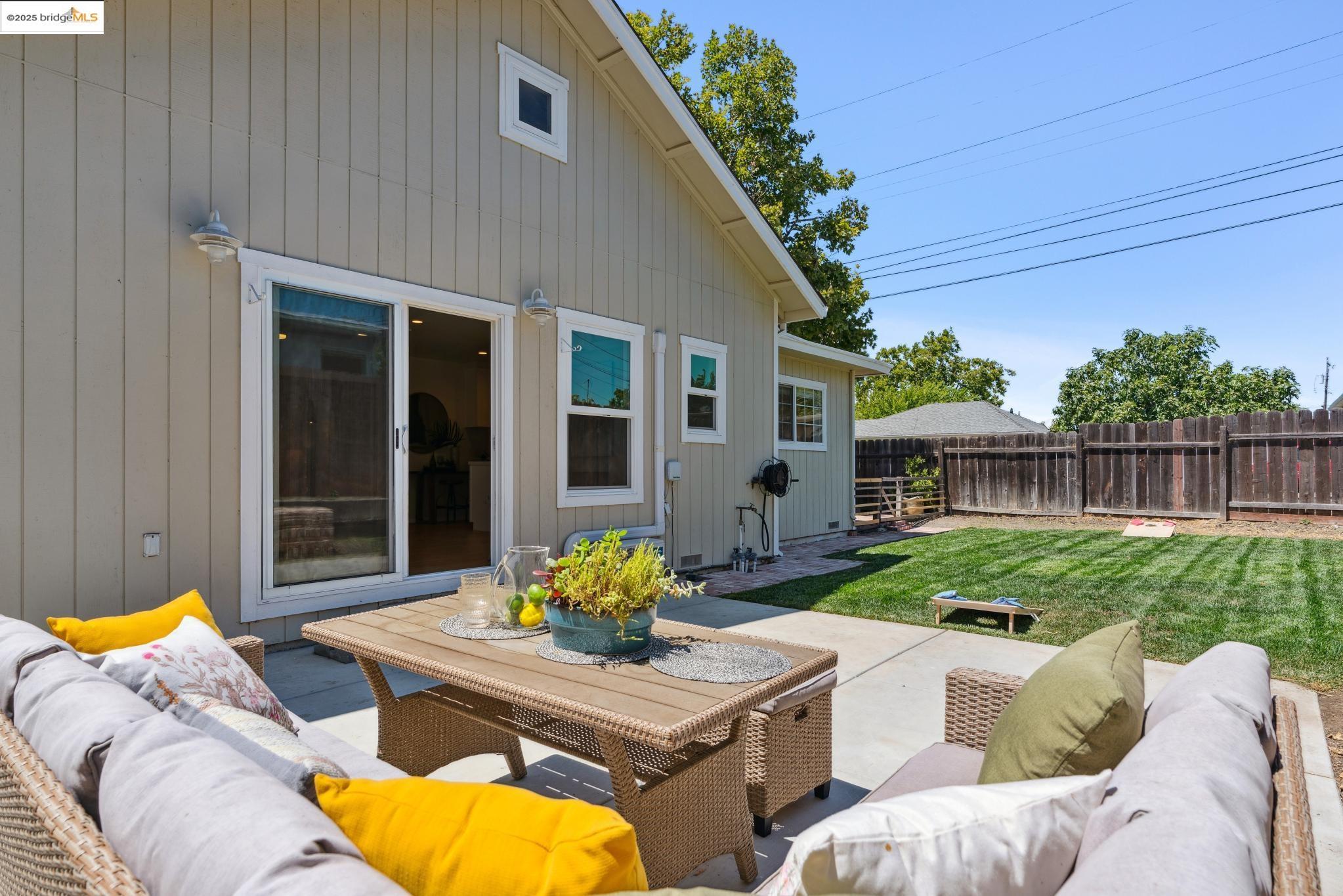 Detail Gallery Image 40 of 46 For 1865 Overhill Rd, Concord,  CA 94520 - 3 Beds | 2 Baths