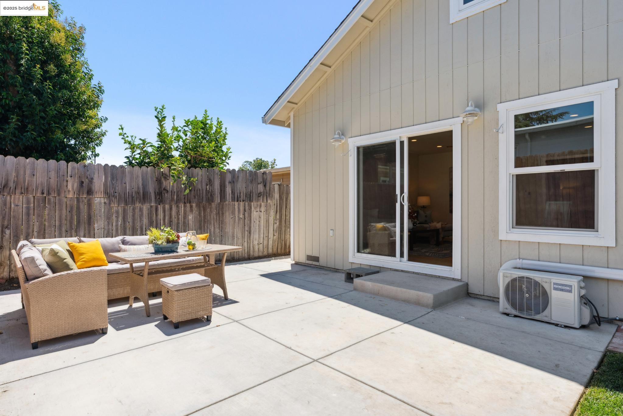 Detail Gallery Image 41 of 46 For 1865 Overhill Rd, Concord,  CA 94520 - 3 Beds | 2 Baths
