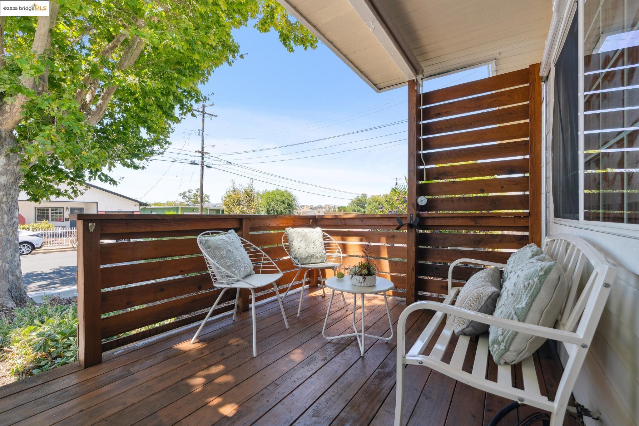 Detail Gallery Image 7 of 46 For 1865 Overhill Rd, Concord,  CA 94520 - 3 Beds | 2 Baths