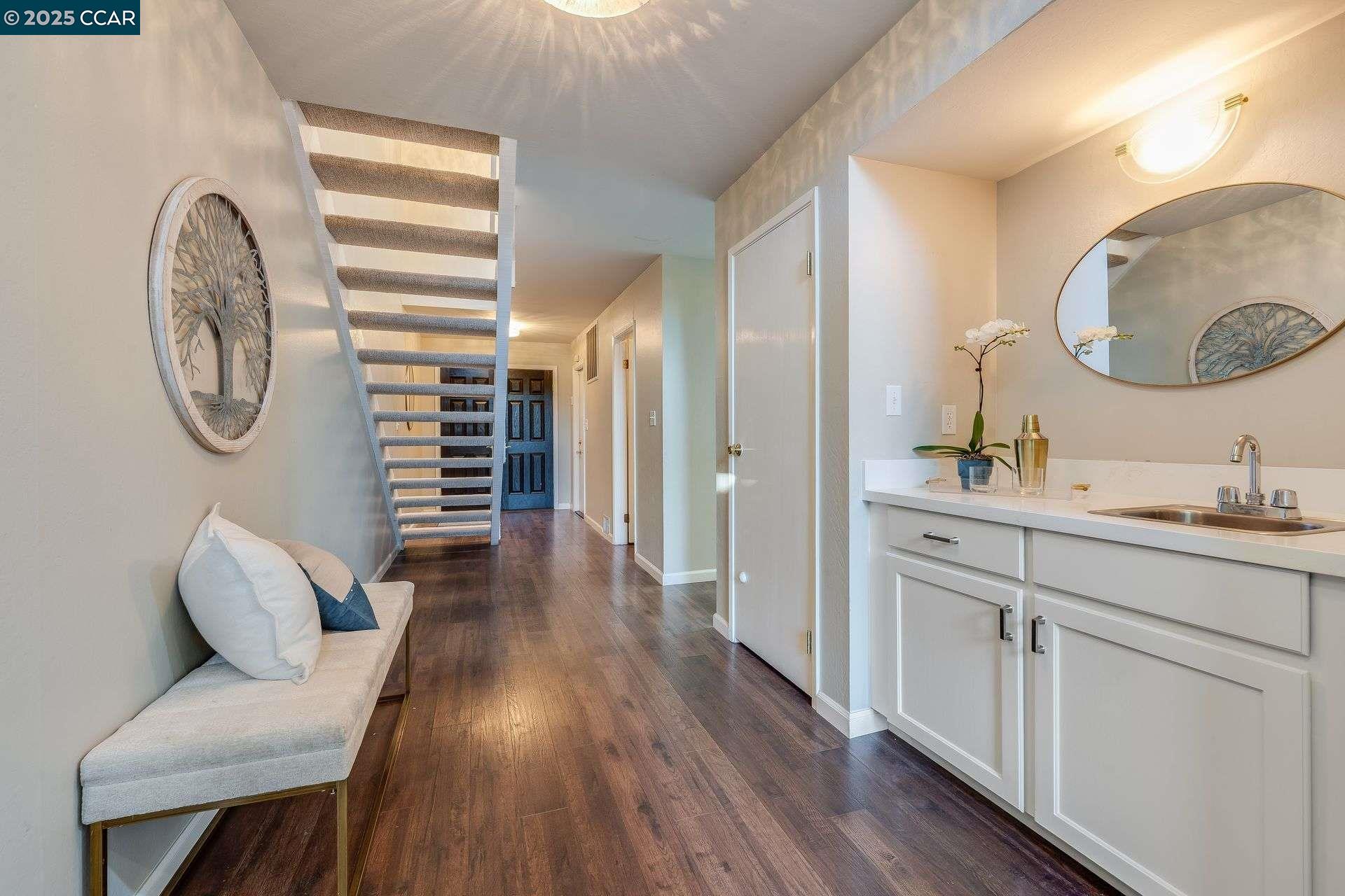 Detail Gallery Image 19 of 48 For 1084 Southdown Court, Walnut Creek,  CA 94596 - 3 Beds | 2/1 Baths