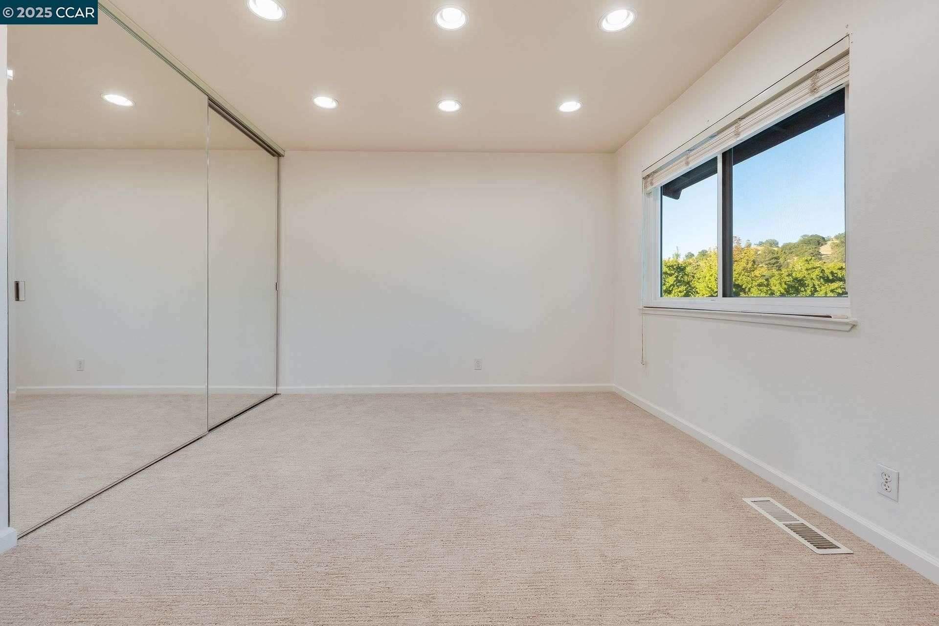 Detail Gallery Image 20 of 48 For 1084 Southdown Court, Walnut Creek,  CA 94596 - 3 Beds | 2/1 Baths