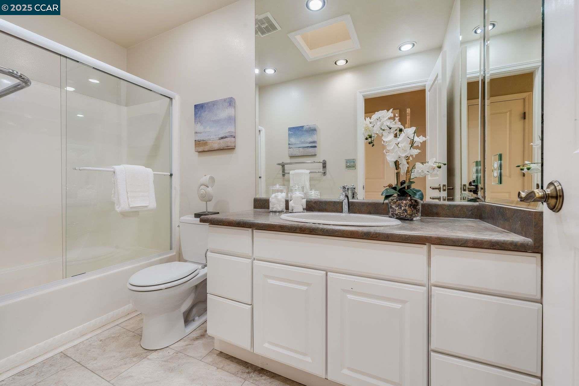Detail Gallery Image 22 of 48 For 1084 Southdown Court, Walnut Creek,  CA 94596 - 3 Beds | 2/1 Baths