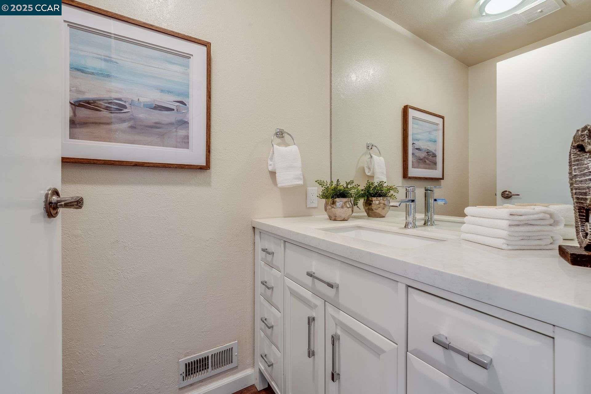 Detail Gallery Image 23 of 48 For 1084 Southdown Court, Walnut Creek,  CA 94596 - 3 Beds | 2/1 Baths