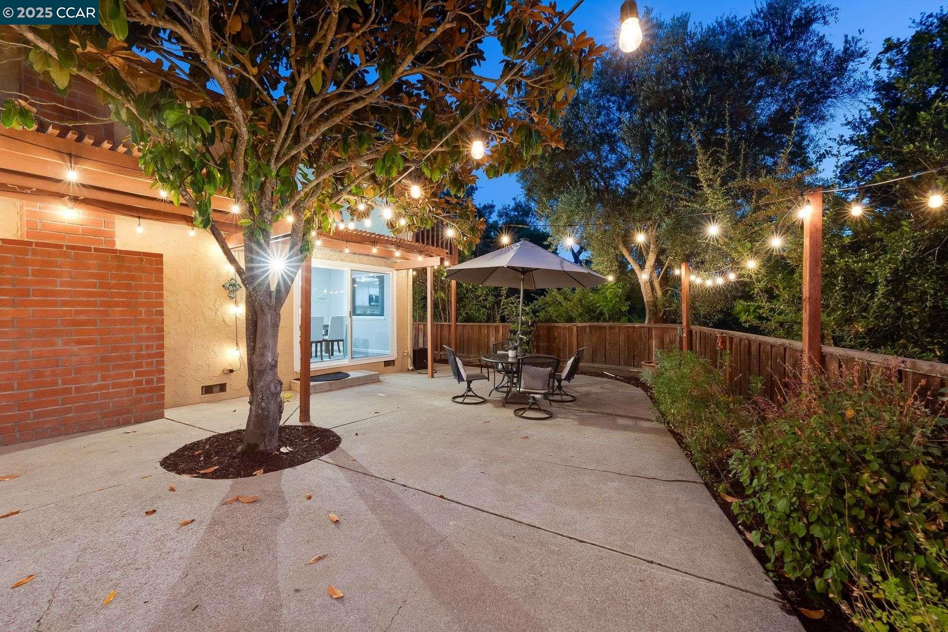 Detail Gallery Image 25 of 48 For 1084 Southdown Court, Walnut Creek,  CA 94596 - 3 Beds | 2/1 Baths
