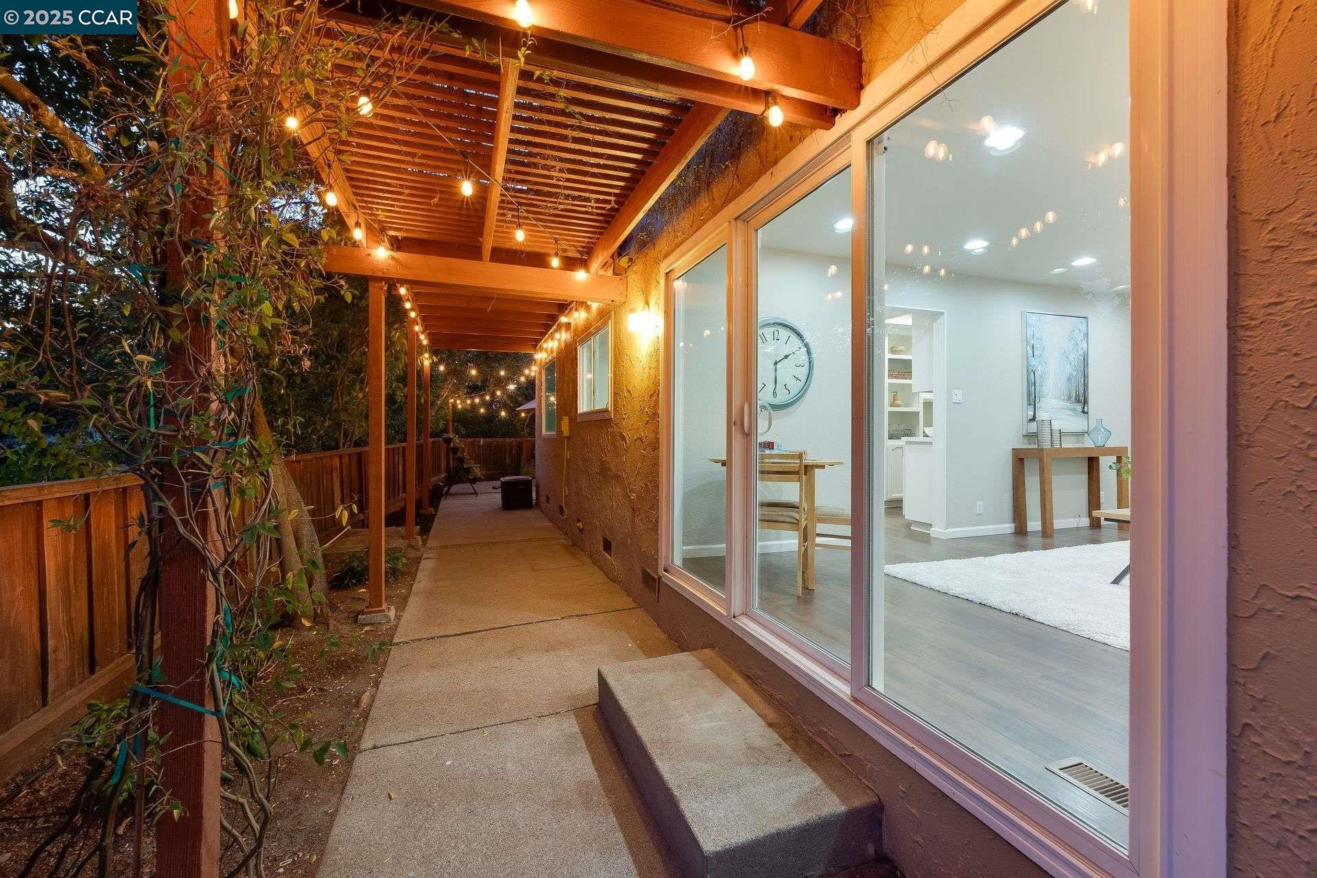Detail Gallery Image 26 of 48 For 1084 Southdown Court, Walnut Creek,  CA 94596 - 3 Beds | 2/1 Baths