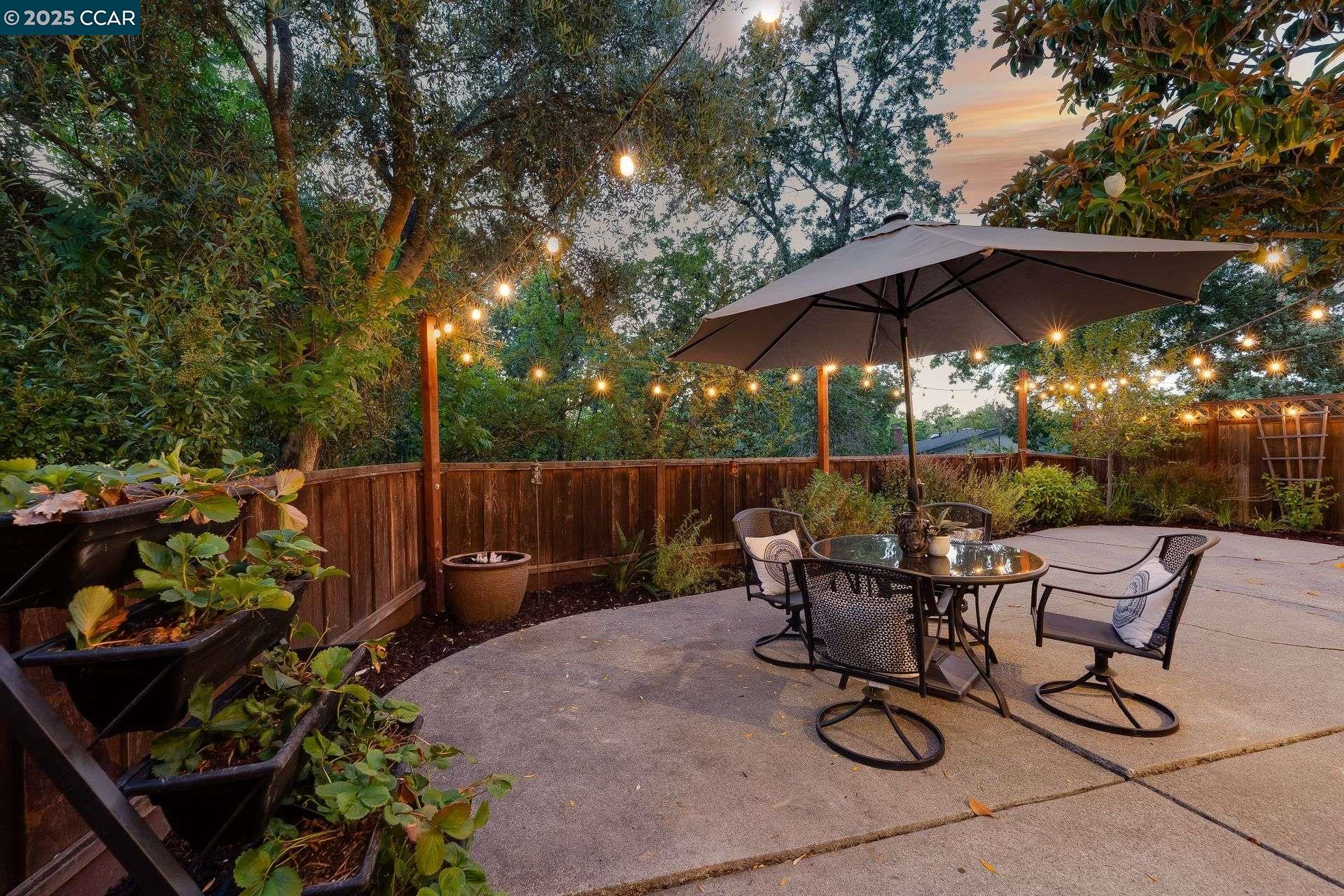 Detail Gallery Image 27 of 48 For 1084 Southdown Court, Walnut Creek,  CA 94596 - 3 Beds | 2/1 Baths