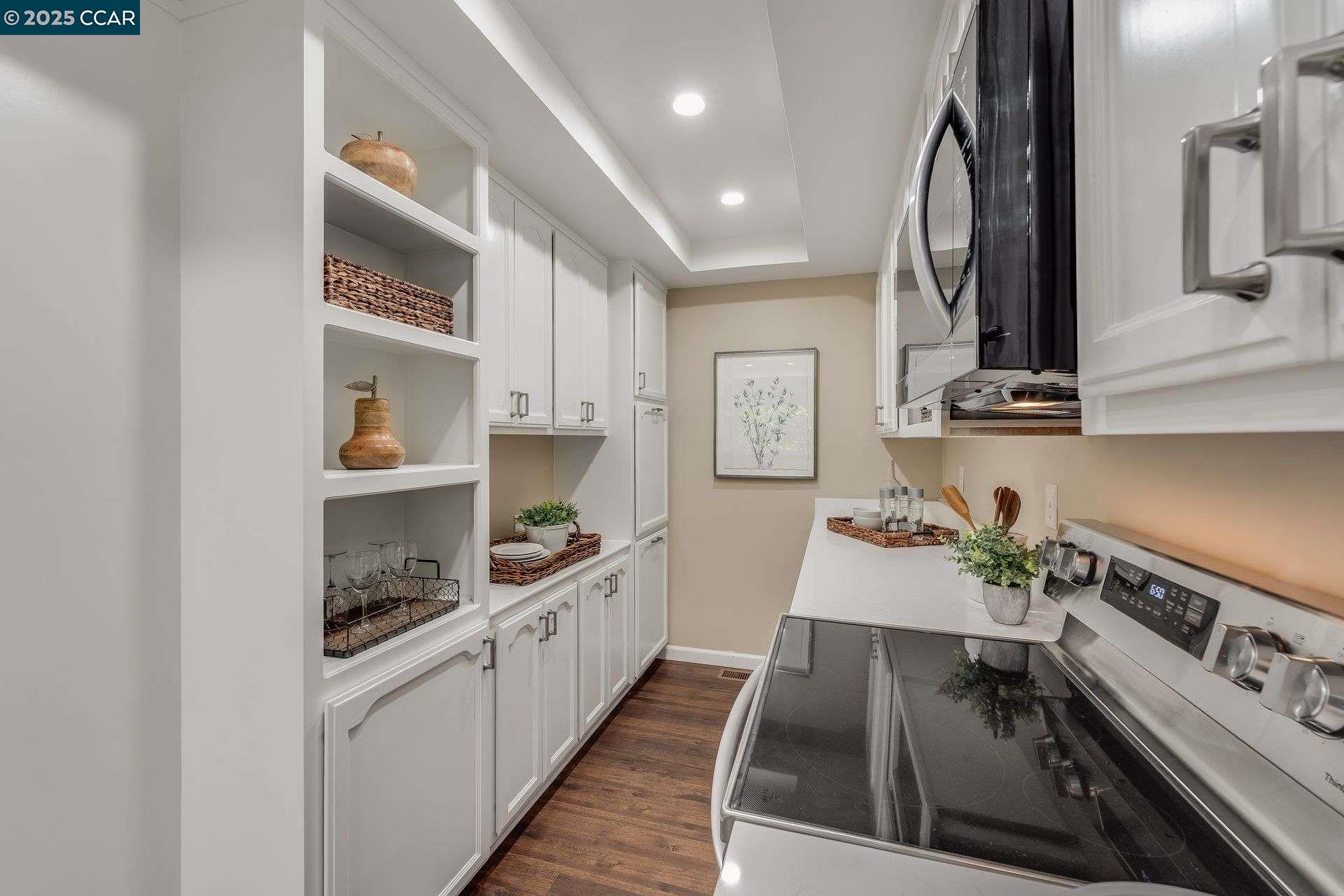 Detail Gallery Image 8 of 48 For 1084 Southdown Court, Walnut Creek,  CA 94596 - 3 Beds | 2/1 Baths