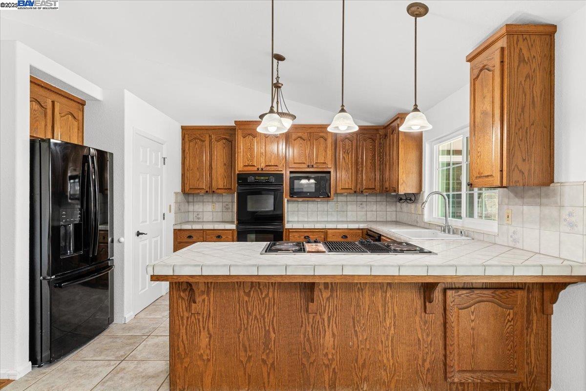 Detail Gallery Image 15 of 48 For 27000 S Hillview St, Tracy,  CA 95304 - 4 Beds | 3 Baths
