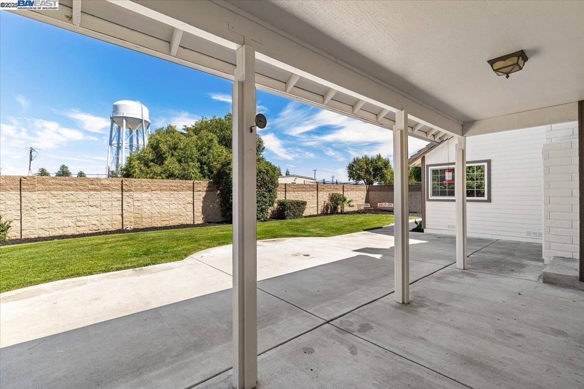 Detail Gallery Image 31 of 48 For 27000 S Hillview St, Tracy,  CA 95304 - 4 Beds | 3 Baths