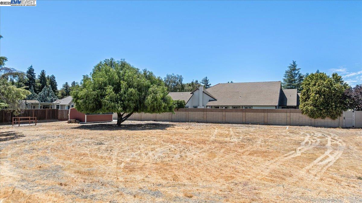 Detail Gallery Image 37 of 48 For 27000 S Hillview St, Tracy,  CA 95304 - 4 Beds | 3 Baths