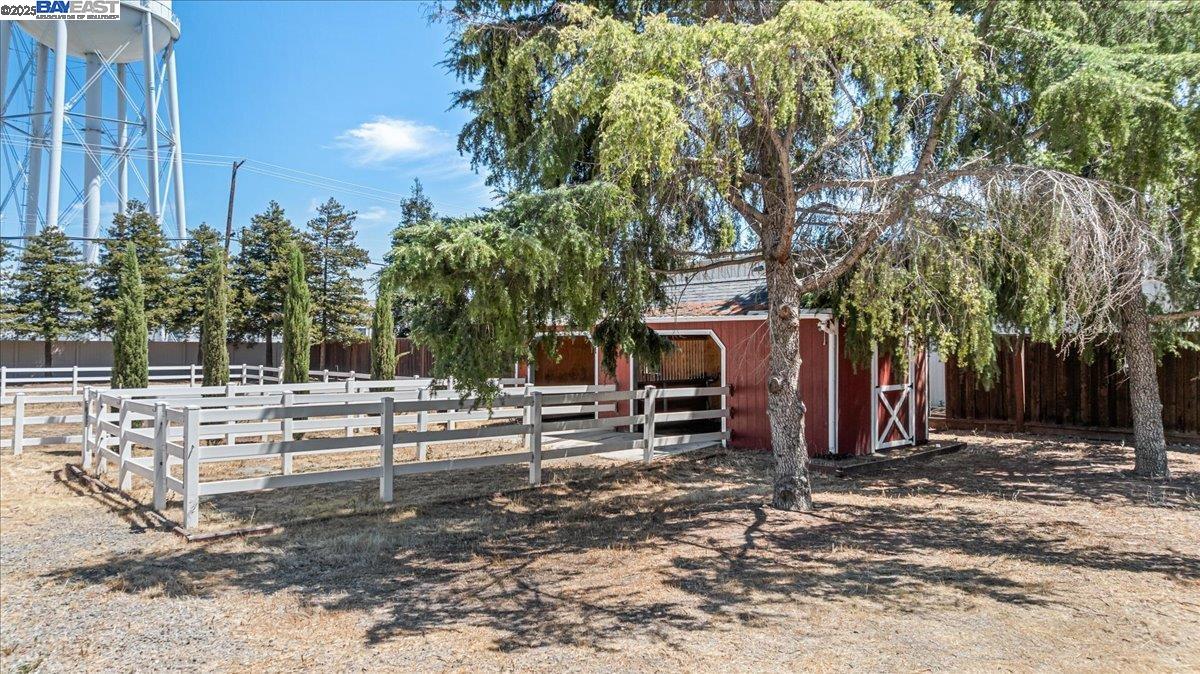 Detail Gallery Image 39 of 48 For 27000 S Hillview St, Tracy,  CA 95304 - 4 Beds | 3 Baths