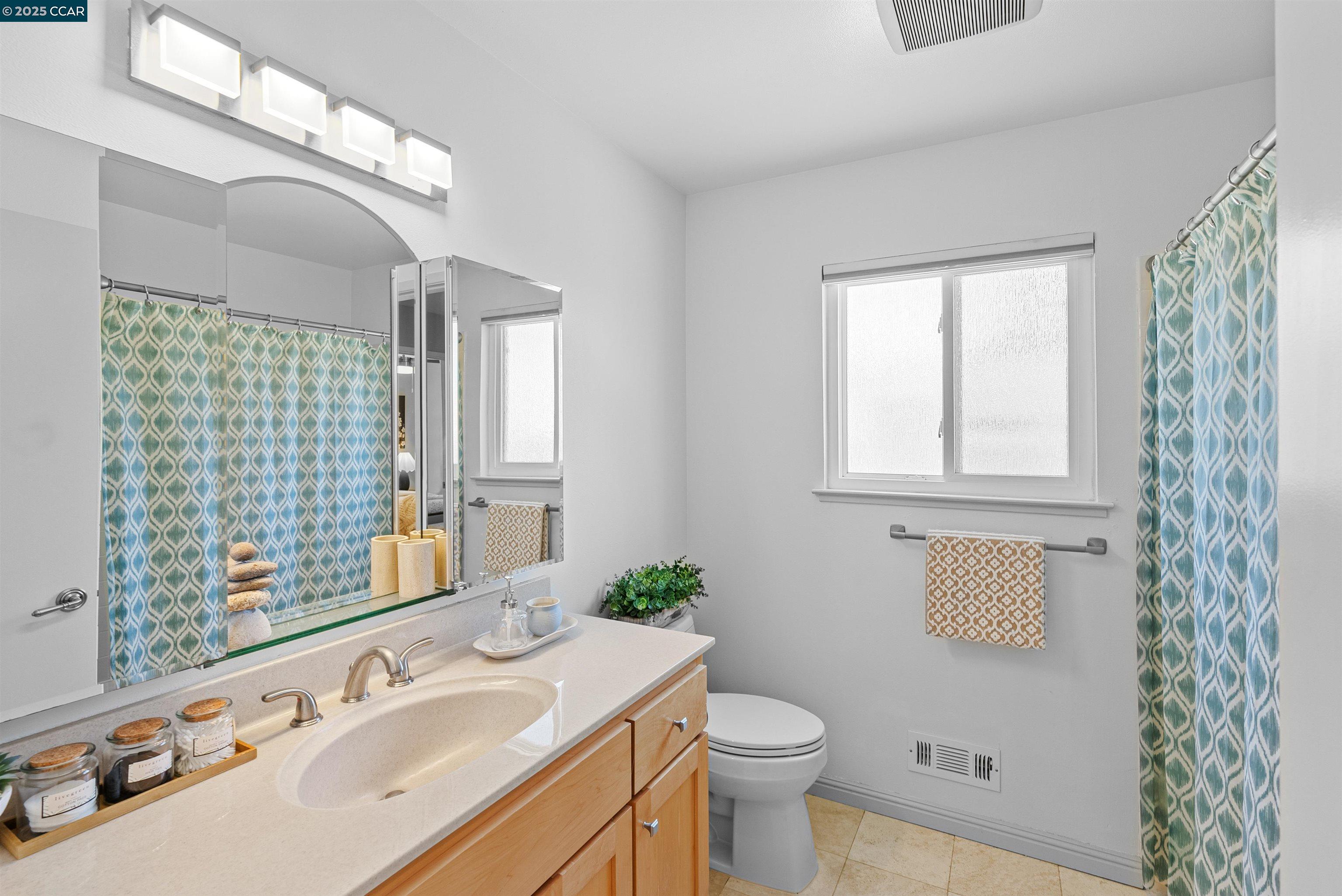 Detail Gallery Image 15 of 33 For 2 Rialto Dr, Clayton,  CA 94517 - 3 Beds | 2 Baths