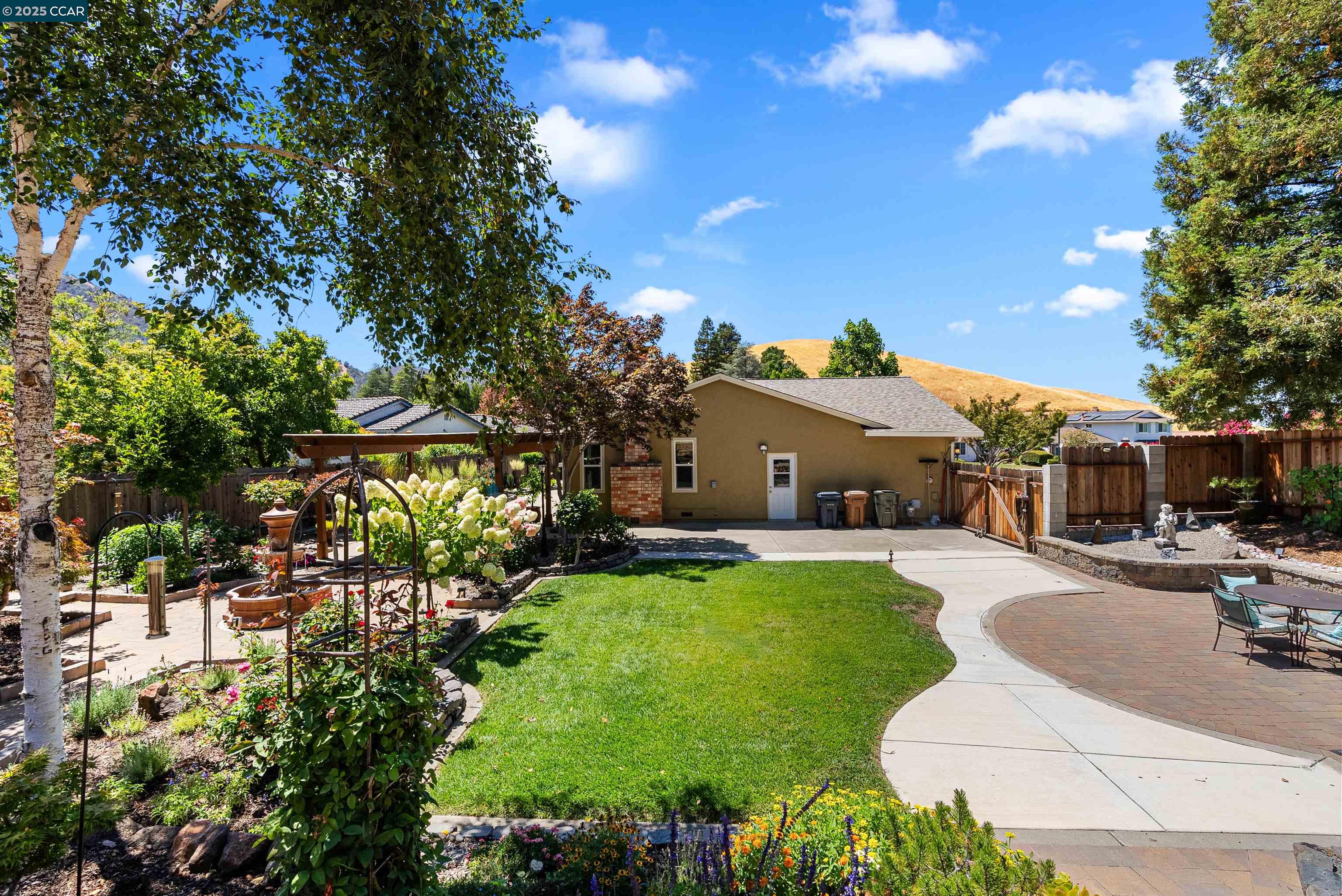 Detail Gallery Image 24 of 33 For 2 Rialto Dr, Clayton,  CA 94517 - 3 Beds | 2 Baths