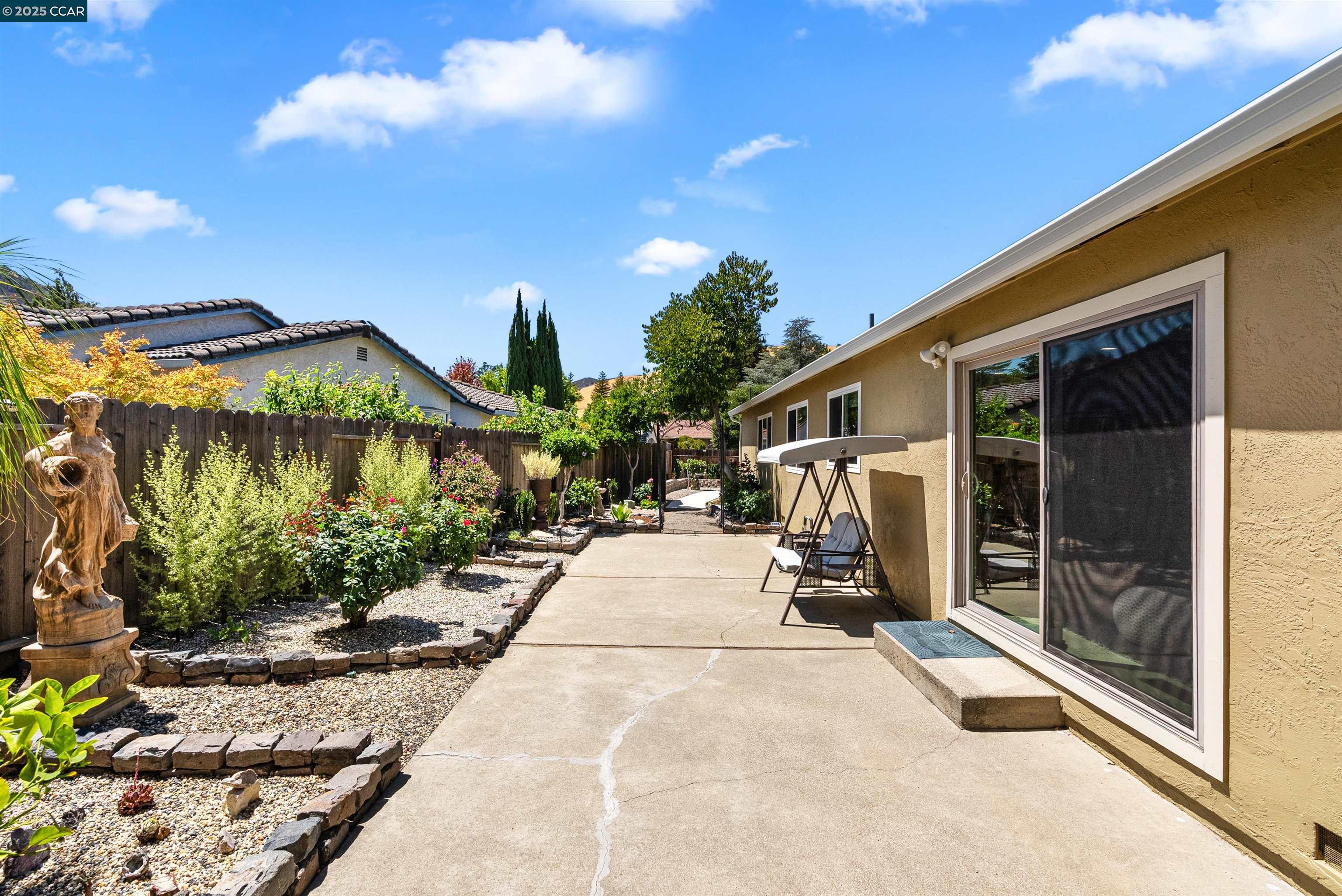 Detail Gallery Image 25 of 33 For 2 Rialto Dr, Clayton,  CA 94517 - 3 Beds | 2 Baths