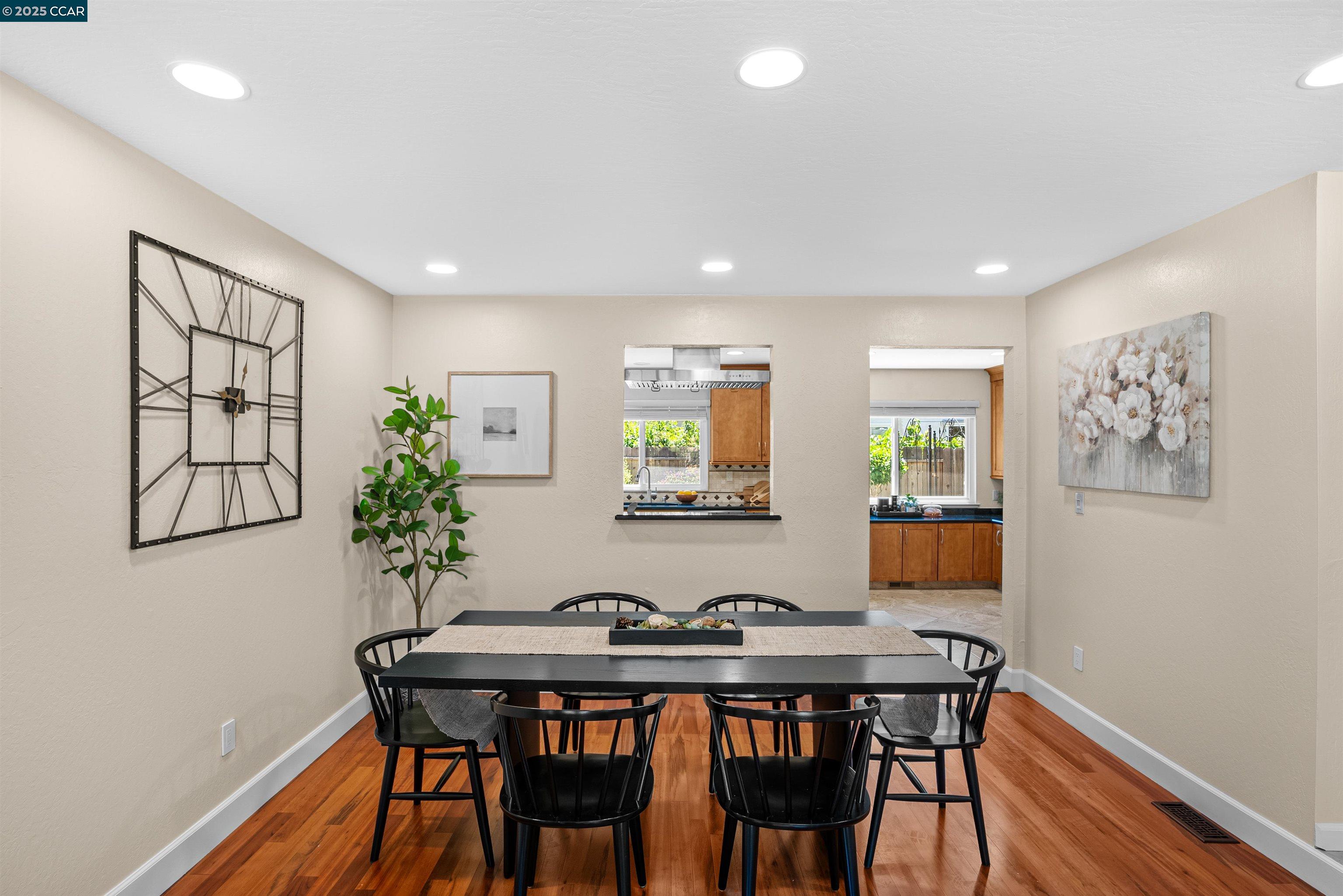 Detail Gallery Image 6 of 33 For 2 Rialto Dr, Clayton,  CA 94517 - 3 Beds | 2 Baths
