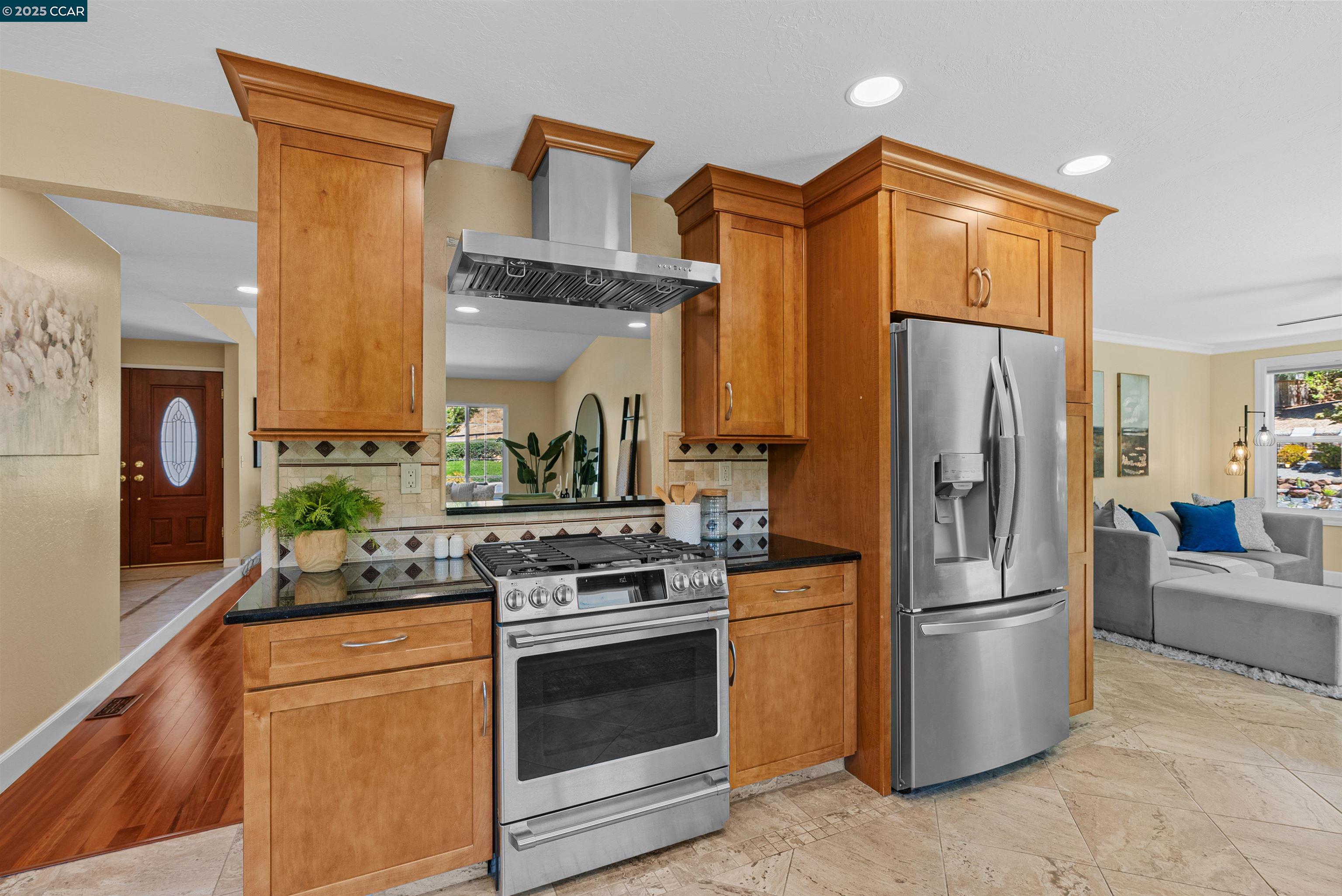 Detail Gallery Image 8 of 33 For 2 Rialto Dr, Clayton,  CA 94517 - 3 Beds | 2 Baths