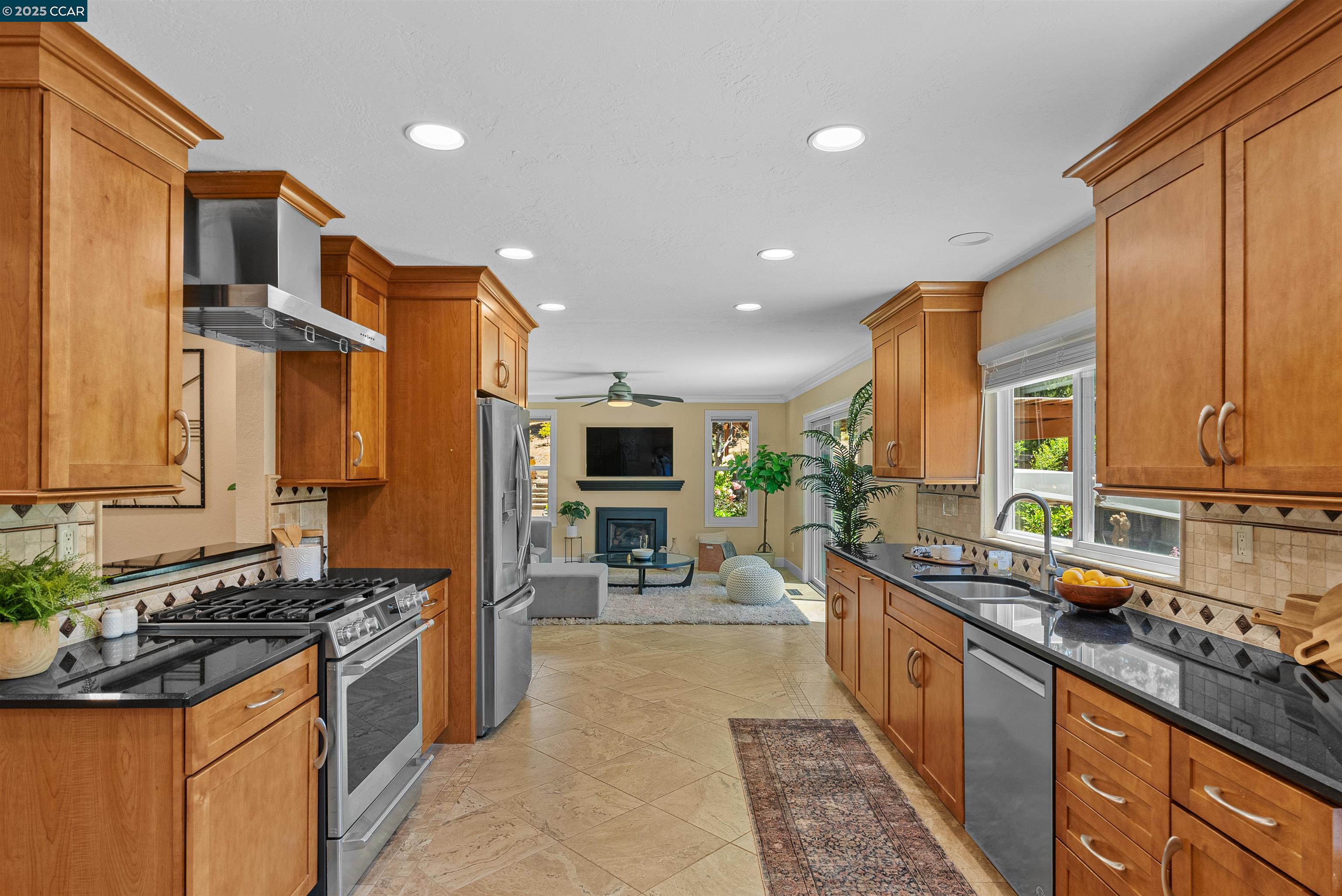 Detail Gallery Image 9 of 33 For 2 Rialto Dr, Clayton,  CA 94517 - 3 Beds | 2 Baths