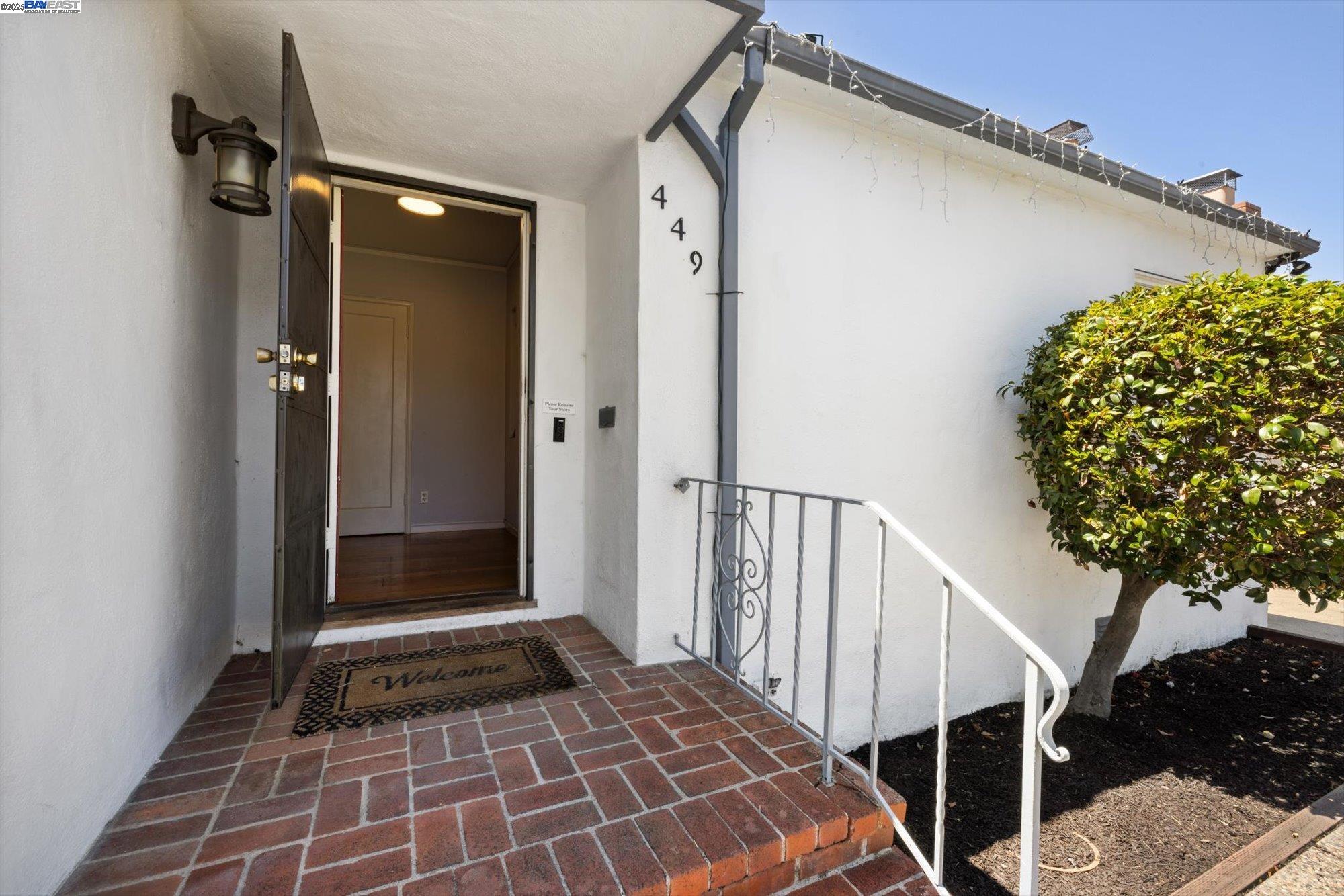 Detail Gallery Image 2 of 60 For 449 Pershing Dr, San Leandro,  CA 94577 - 3 Beds | 2 Baths