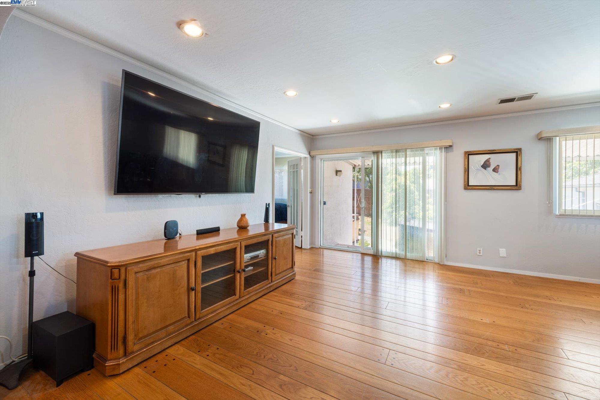 Detail Gallery Image 16 of 60 For 449 Pershing Dr, San Leandro,  CA 94577 - 3 Beds | 2 Baths