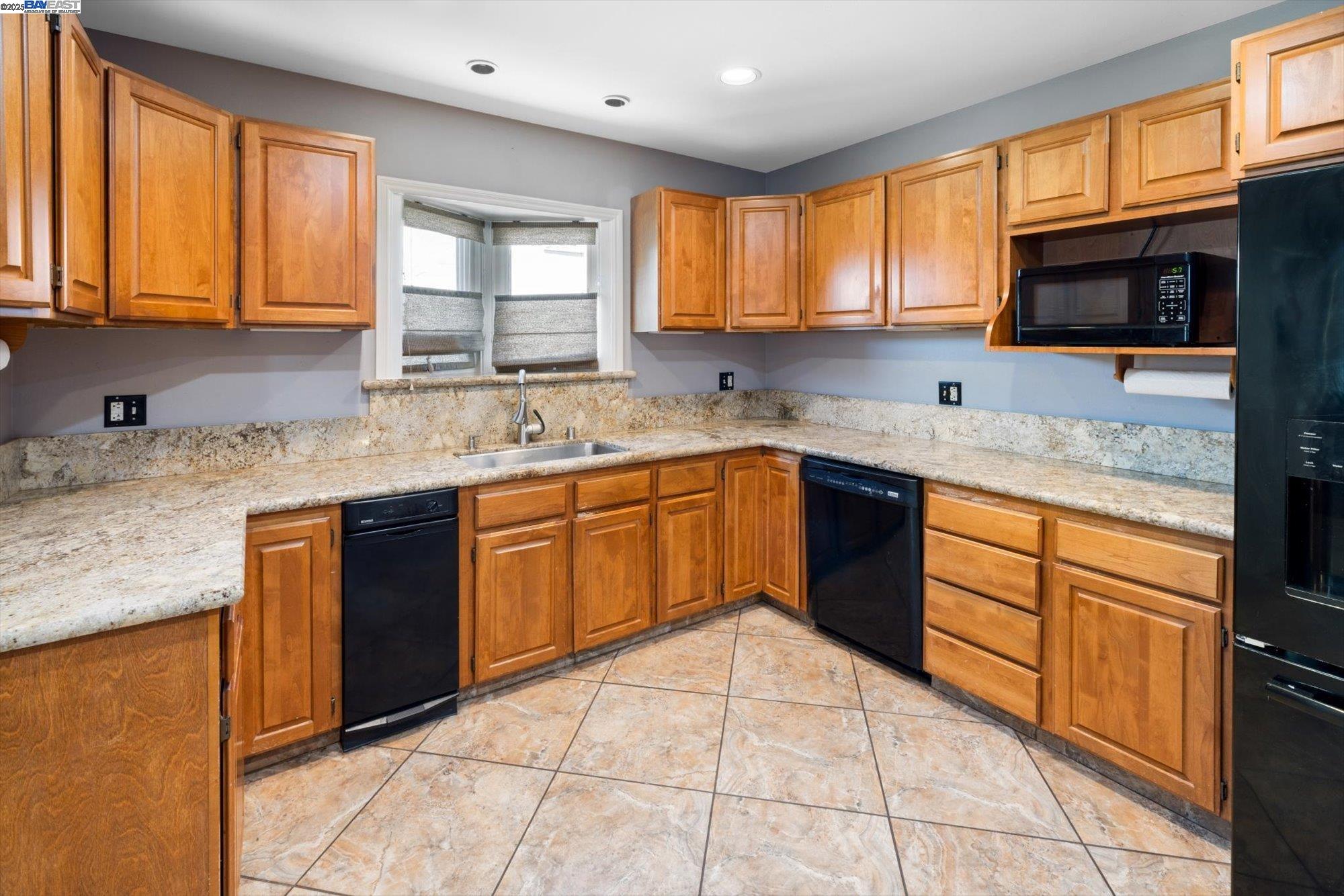 Detail Gallery Image 25 of 60 For 449 Pershing Dr, San Leandro,  CA 94577 - 3 Beds | 2 Baths