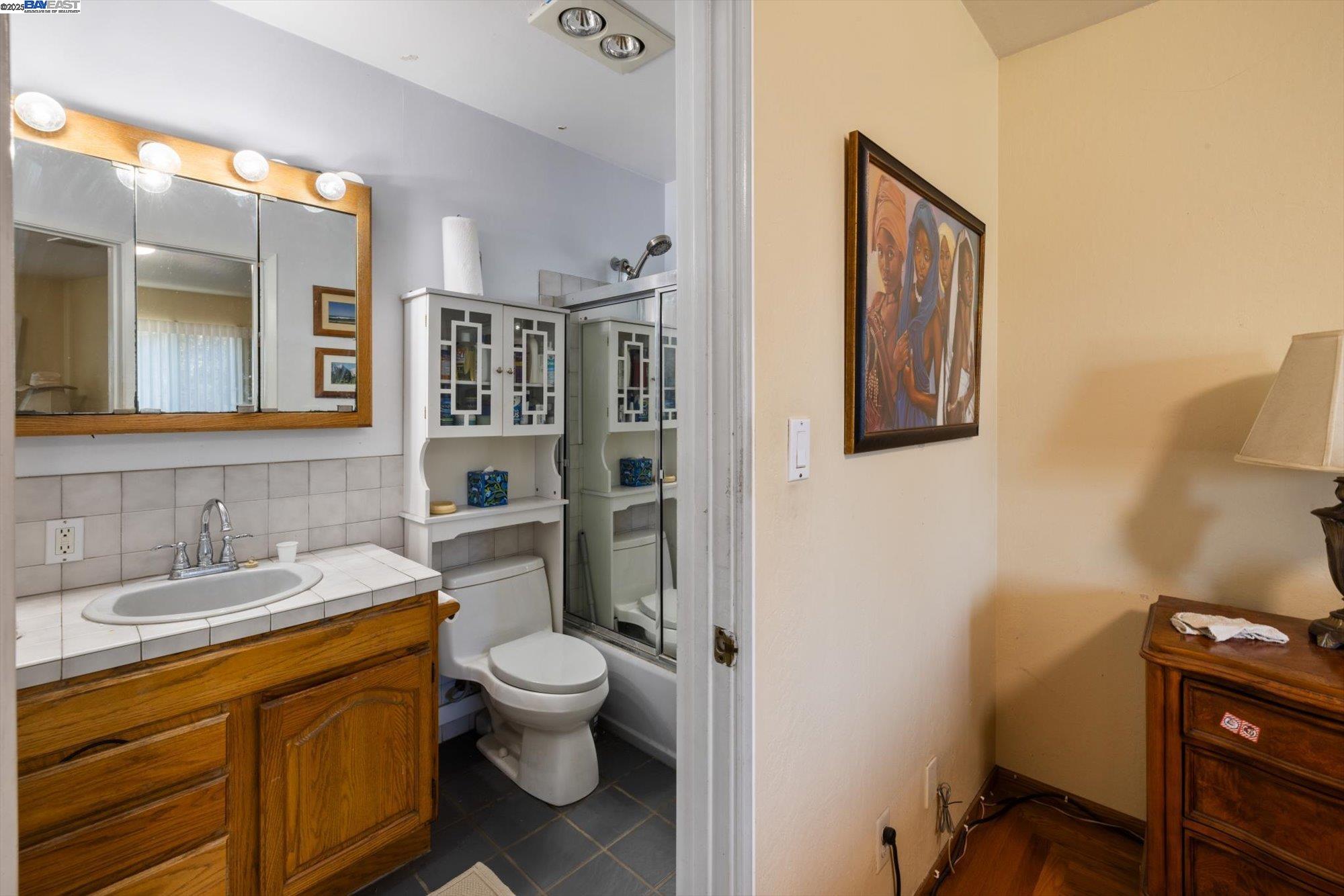 Detail Gallery Image 31 of 60 For 449 Pershing Dr, San Leandro,  CA 94577 - 3 Beds | 2 Baths