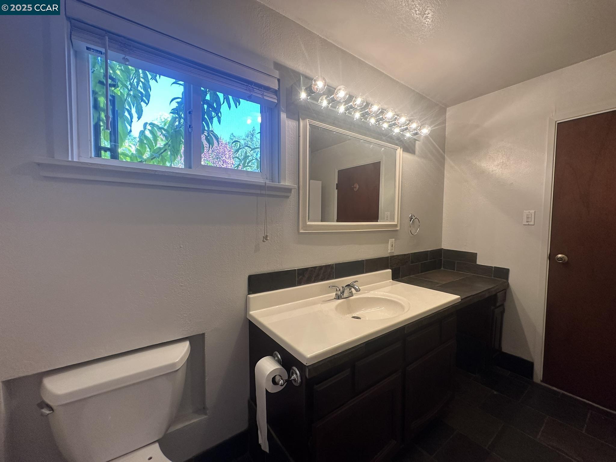 Detail Gallery Image 21 of 30 For Sexton Rd, Sebastopol,  CA 95472 - 3 Beds | 2 Baths
