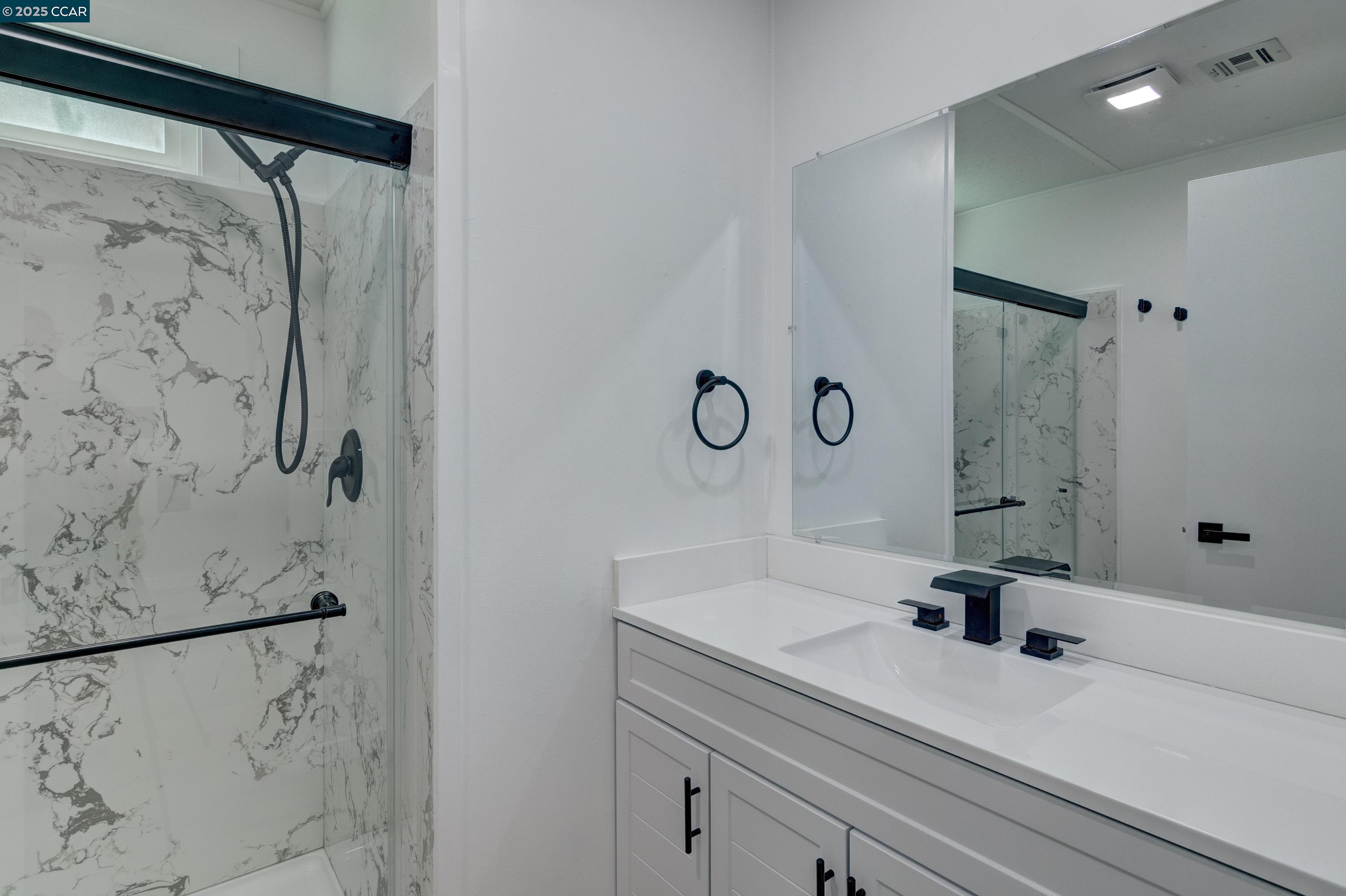 Detail Gallery Image 20 of 22 For 2007 Dalis Drive #36,  Concord,  CA 94520-5419 - 2 Beds | 2 Baths
