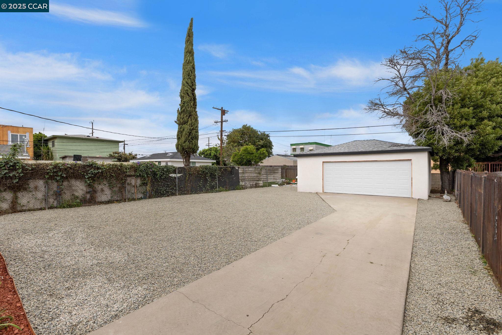 Detail Gallery Image 11 of 29 For 623 E 116th St, Los Angeles,  CA 90059 - 3 Beds | 2 Baths