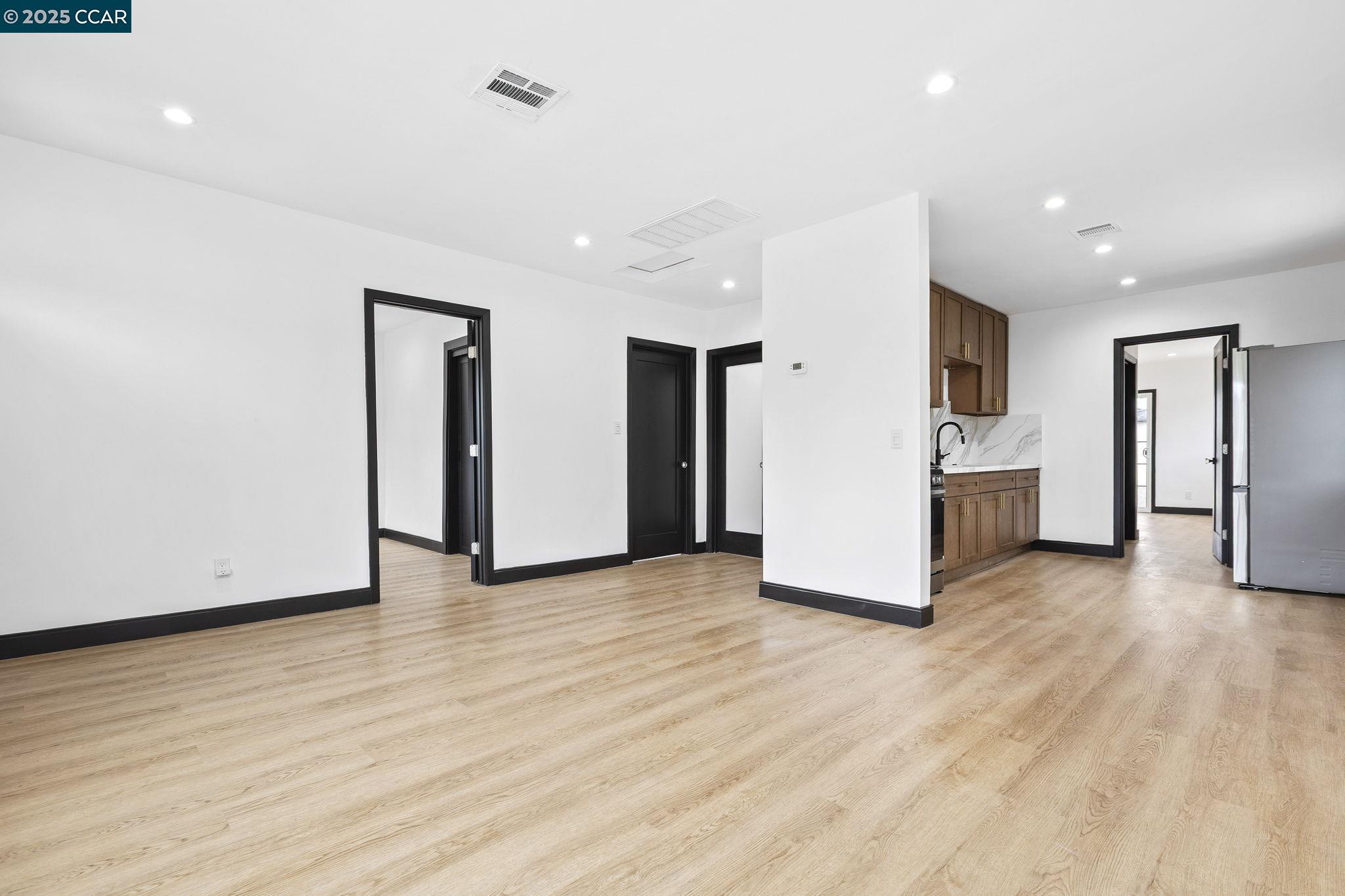 Detail Gallery Image 12 of 29 For 623 E 116th St, Los Angeles,  CA 90059 - 3 Beds | 2 Baths