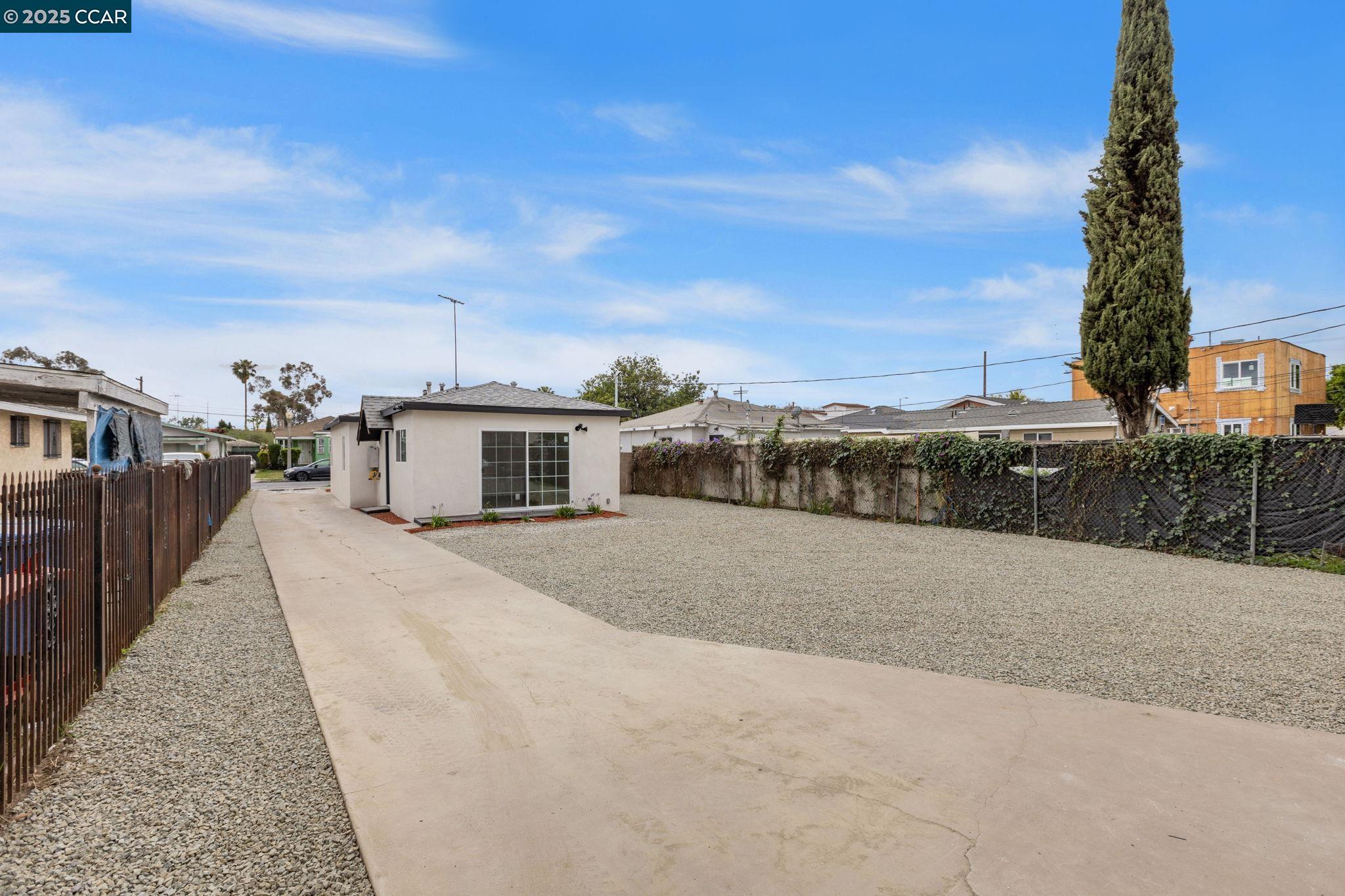 Detail Gallery Image 5 of 29 For 623 E 116th St, Los Angeles,  CA 90059 - 3 Beds | 2 Baths