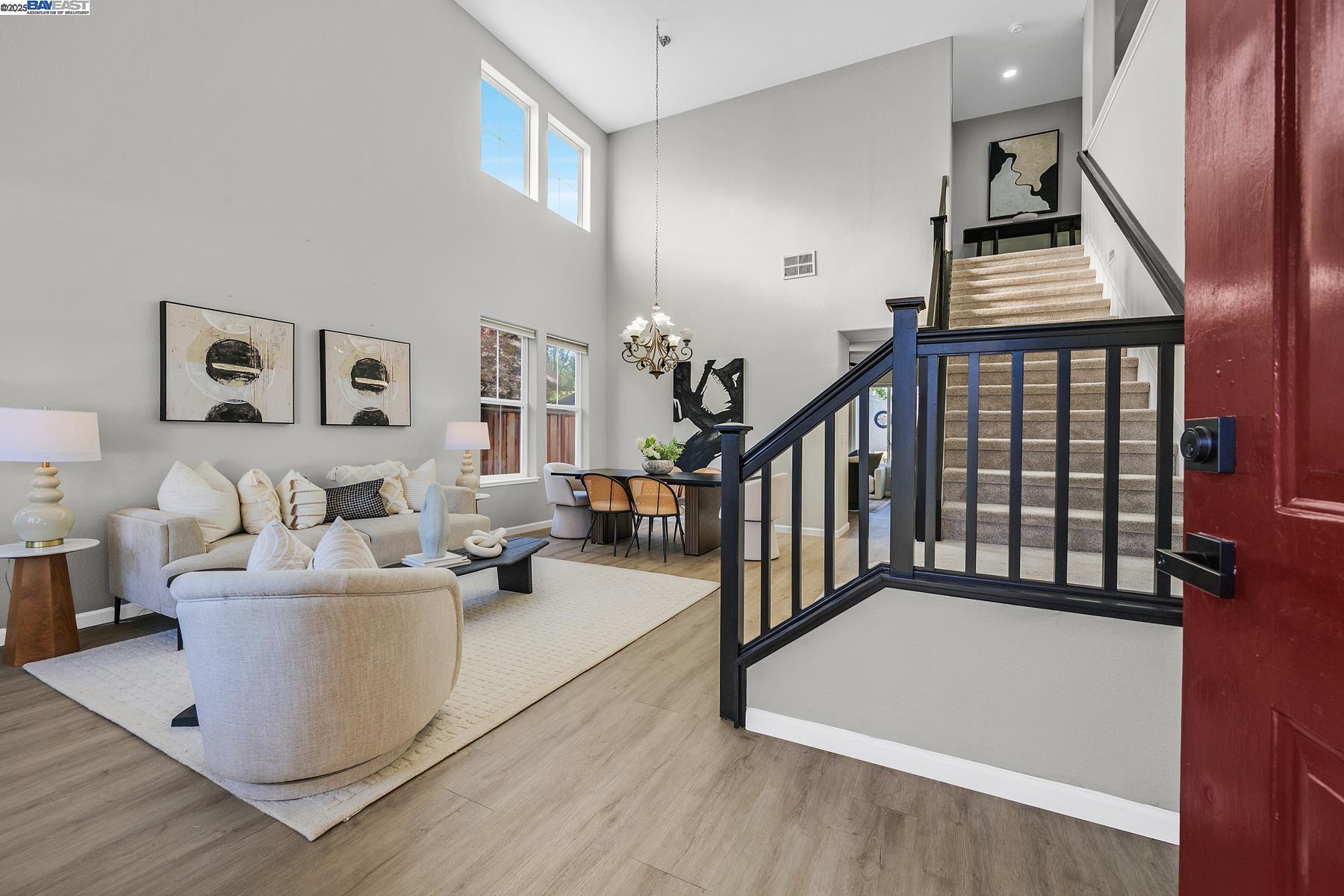 Detail Gallery Image 2 of 36 For 4637 Persimmon Dr, Dublin,  CA 94568 - 5 Beds | 3 Baths