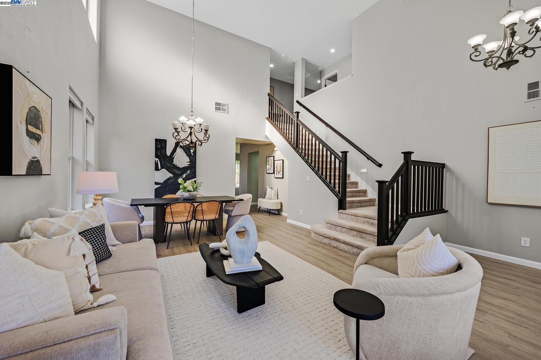 Detail Gallery Image 3 of 36 For 4637 Persimmon Dr, Dublin,  CA 94568 - 5 Beds | 3 Baths