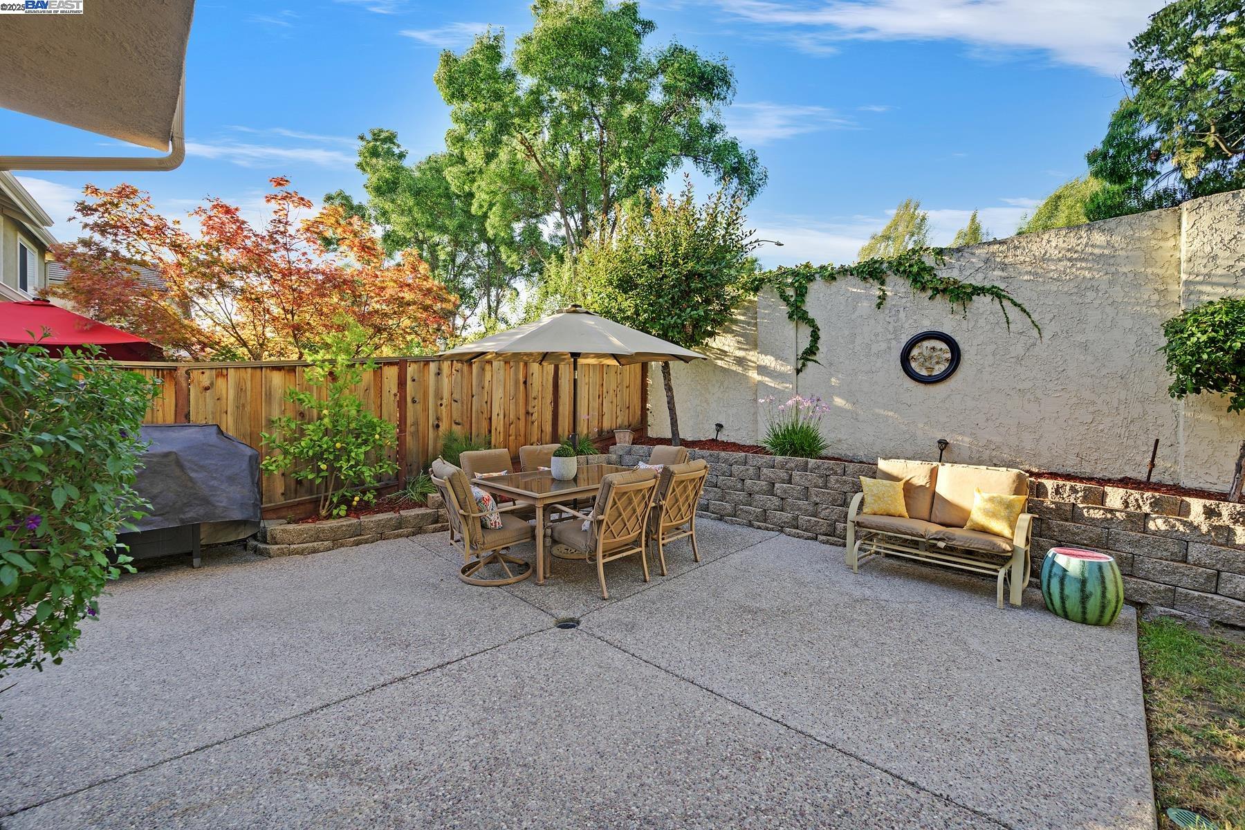 Detail Gallery Image 34 of 36 For 4637 Persimmon Dr, Dublin,  CA 94568 - 5 Beds | 3 Baths