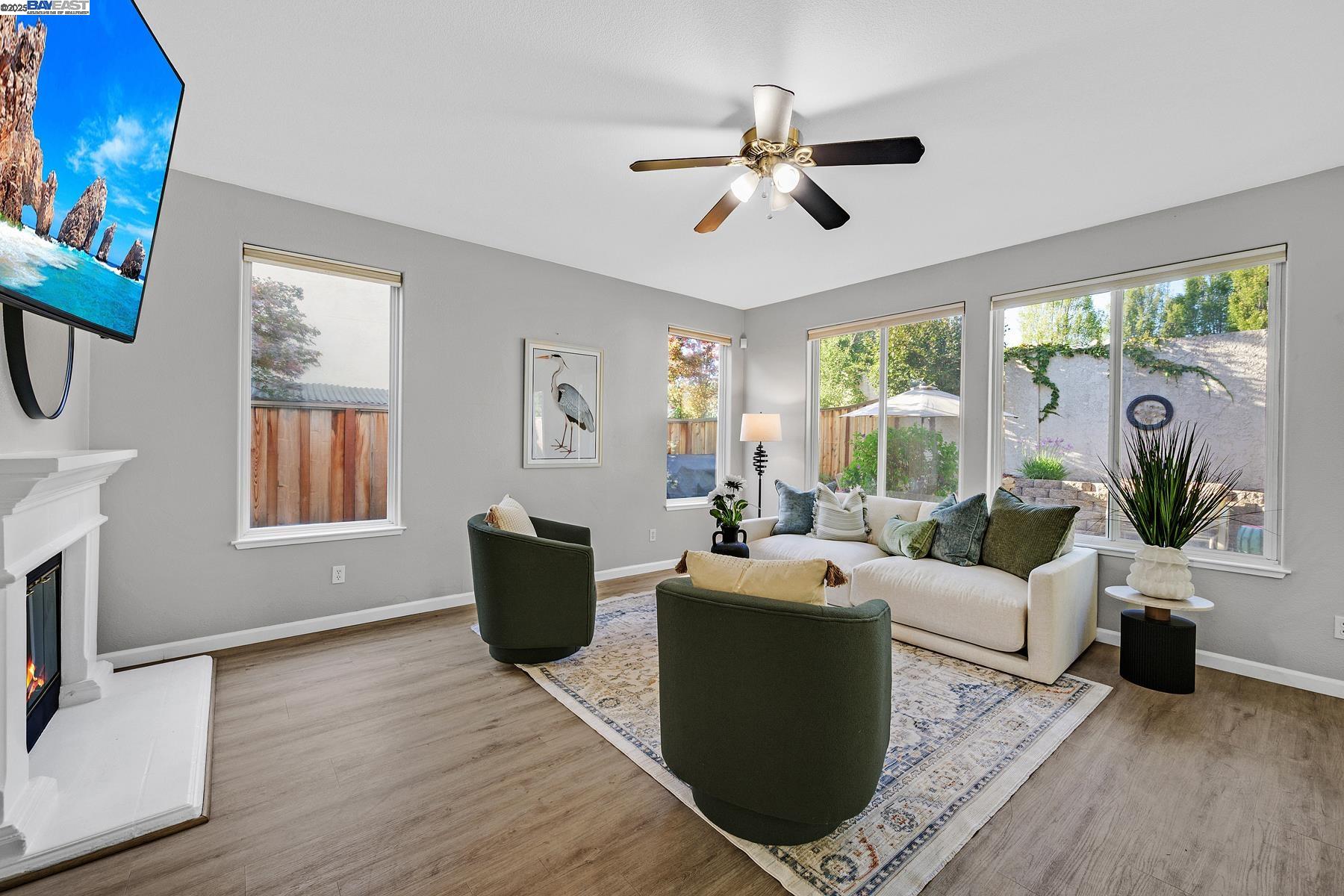 Detail Gallery Image 8 of 36 For 4637 Persimmon Dr, Dublin,  CA 94568 - 5 Beds | 3 Baths