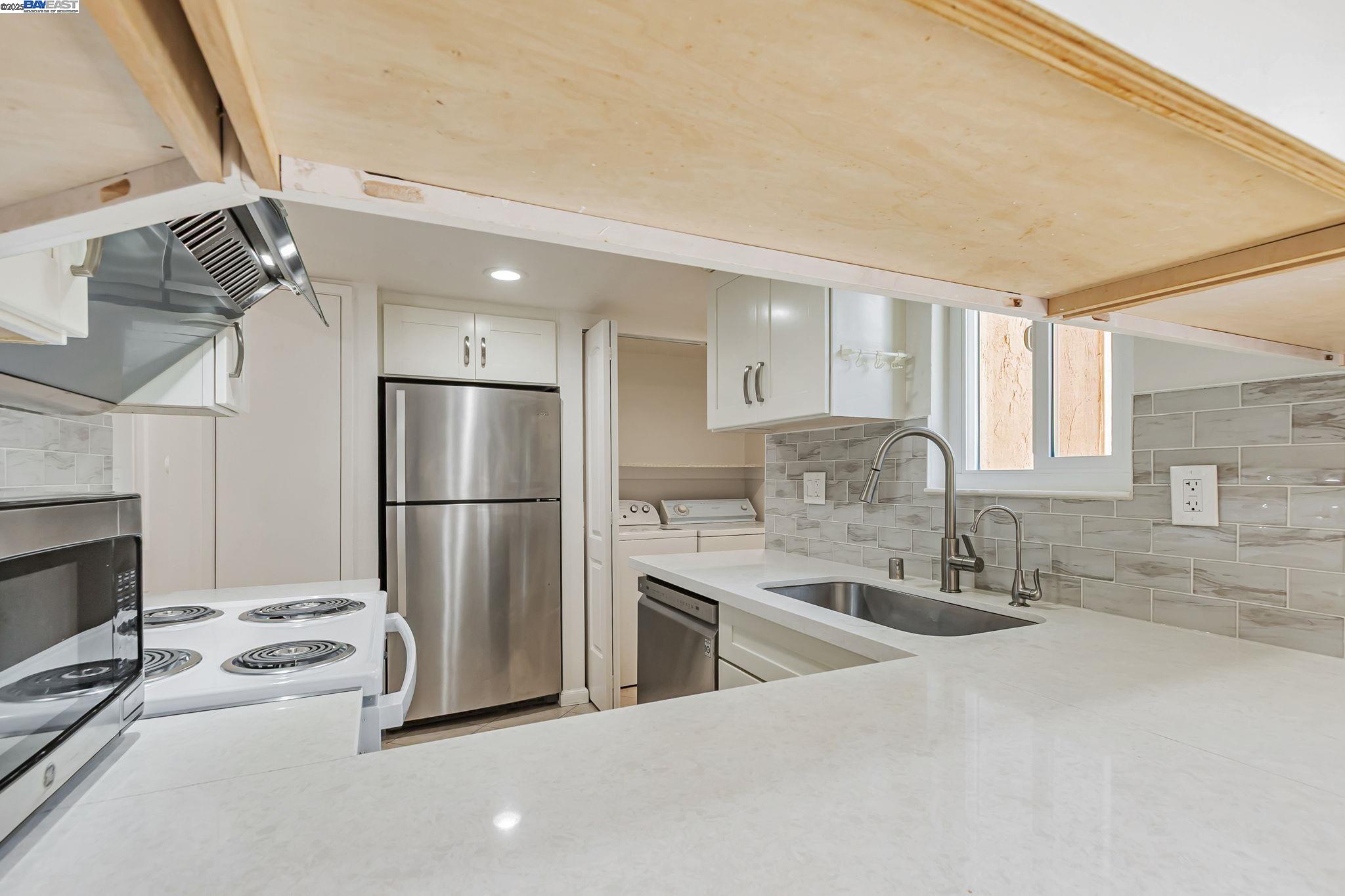 Detail Gallery Image 14 of 60 For 21091 Red Fir Ct, Cupertino,  CA 95014 - 3 Beds | 1/1 Baths