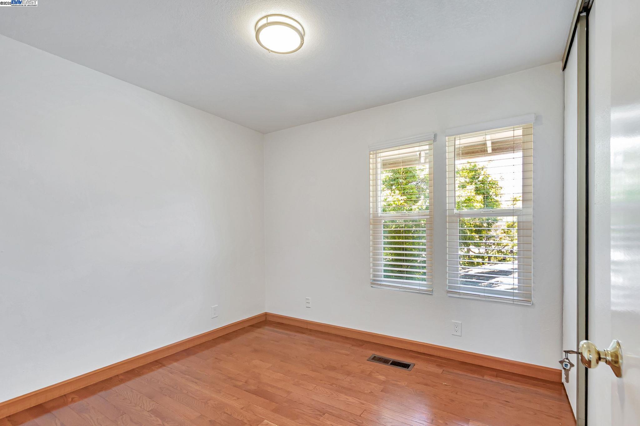 Detail Gallery Image 21 of 56 For 21091 Red Fir Ct, Cupertino,  CA 95014 - 3 Beds | 1/1 Baths