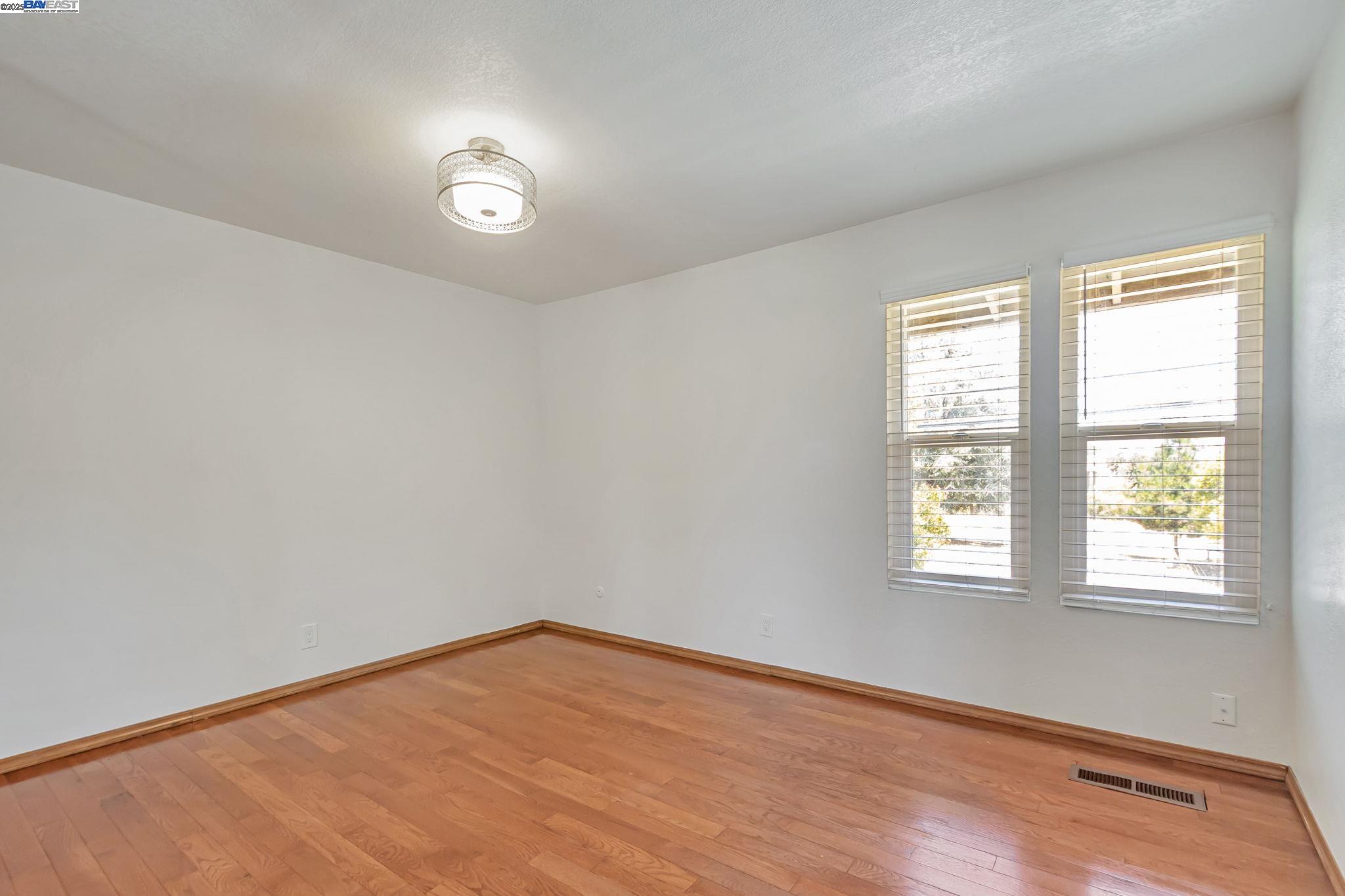 Detail Gallery Image 24 of 56 For 21091 Red Fir Ct, Cupertino,  CA 95014 - 3 Beds | 1/1 Baths