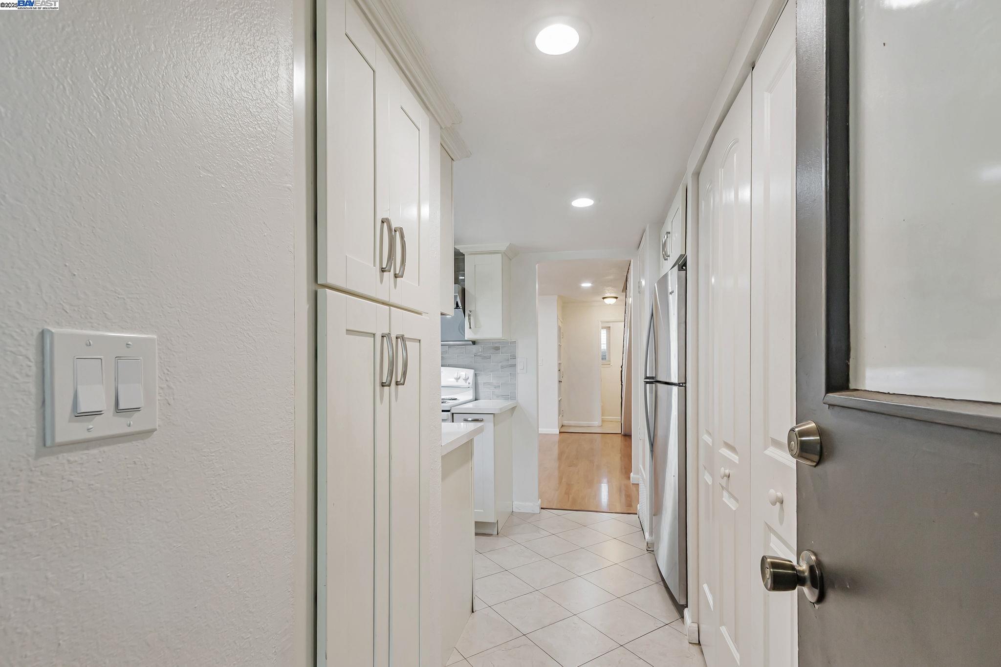 Detail Gallery Image 8 of 60 For 21091 Red Fir Ct, Cupertino,  CA 95014 - 3 Beds | 1/1 Baths