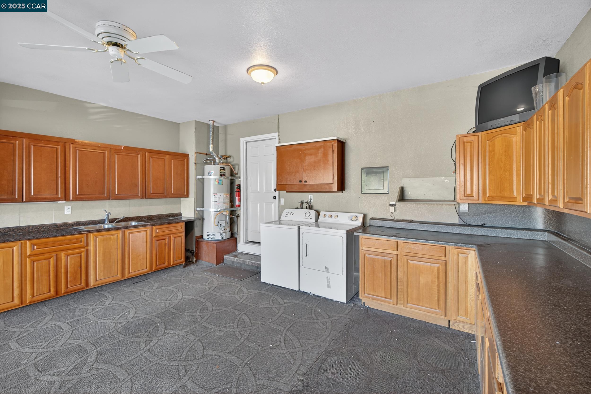 Detail Gallery Image 34 of 40 For 3904 Meadowbrook Cir, Pittsburg,  CA 94565 - 3 Beds | 2 Baths